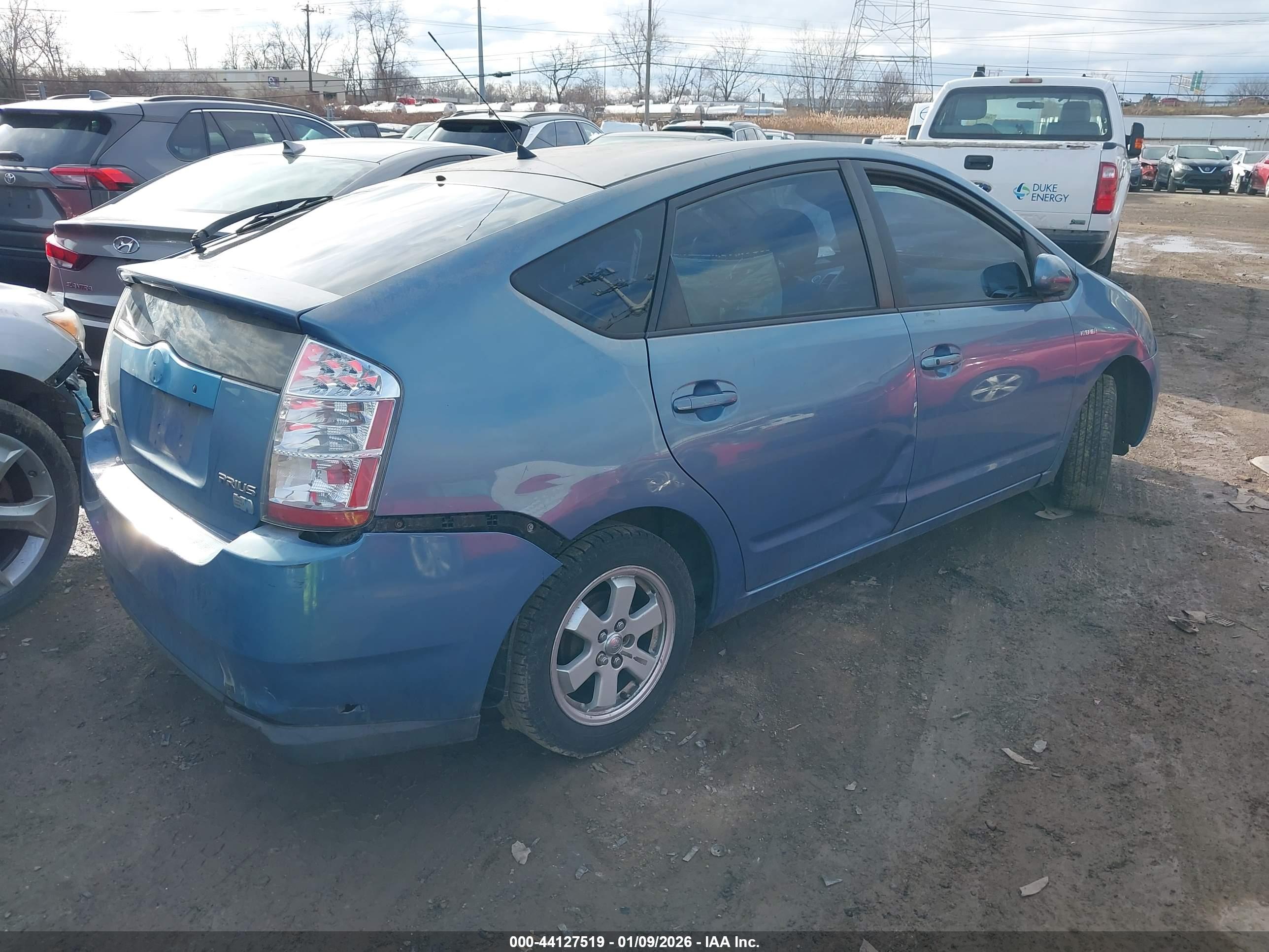 TOYOTA PRIUS image 4