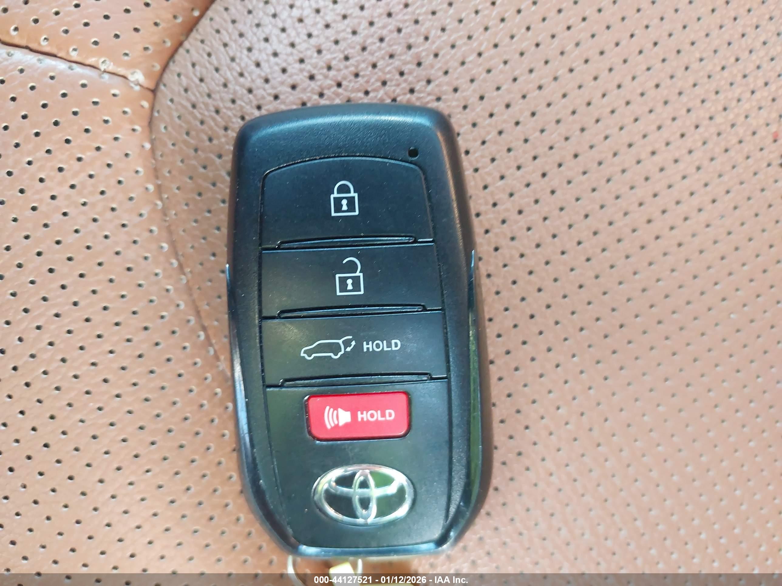 TOYOTA HIGHLANDER image 11