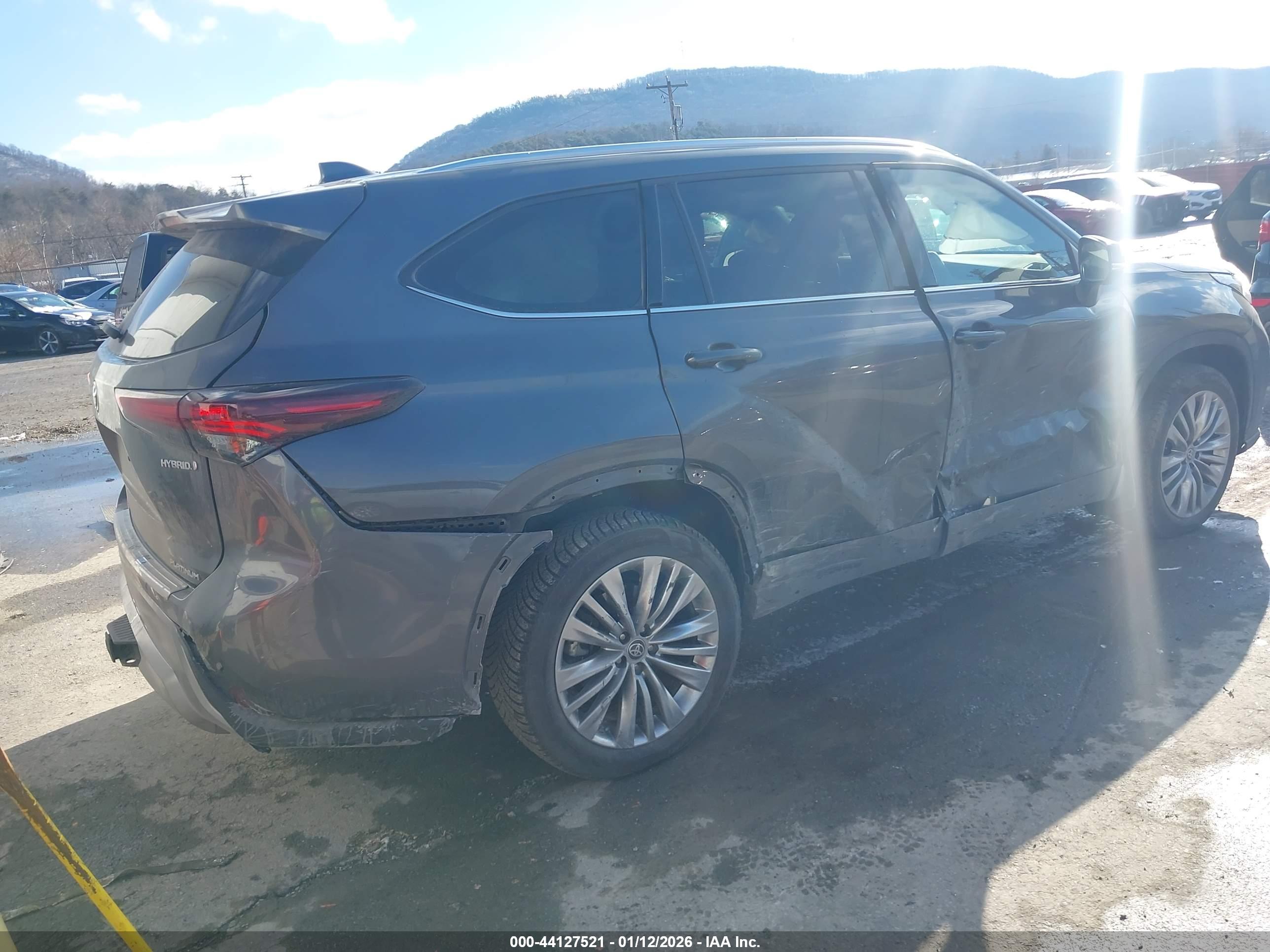 TOYOTA HIGHLANDER image 4