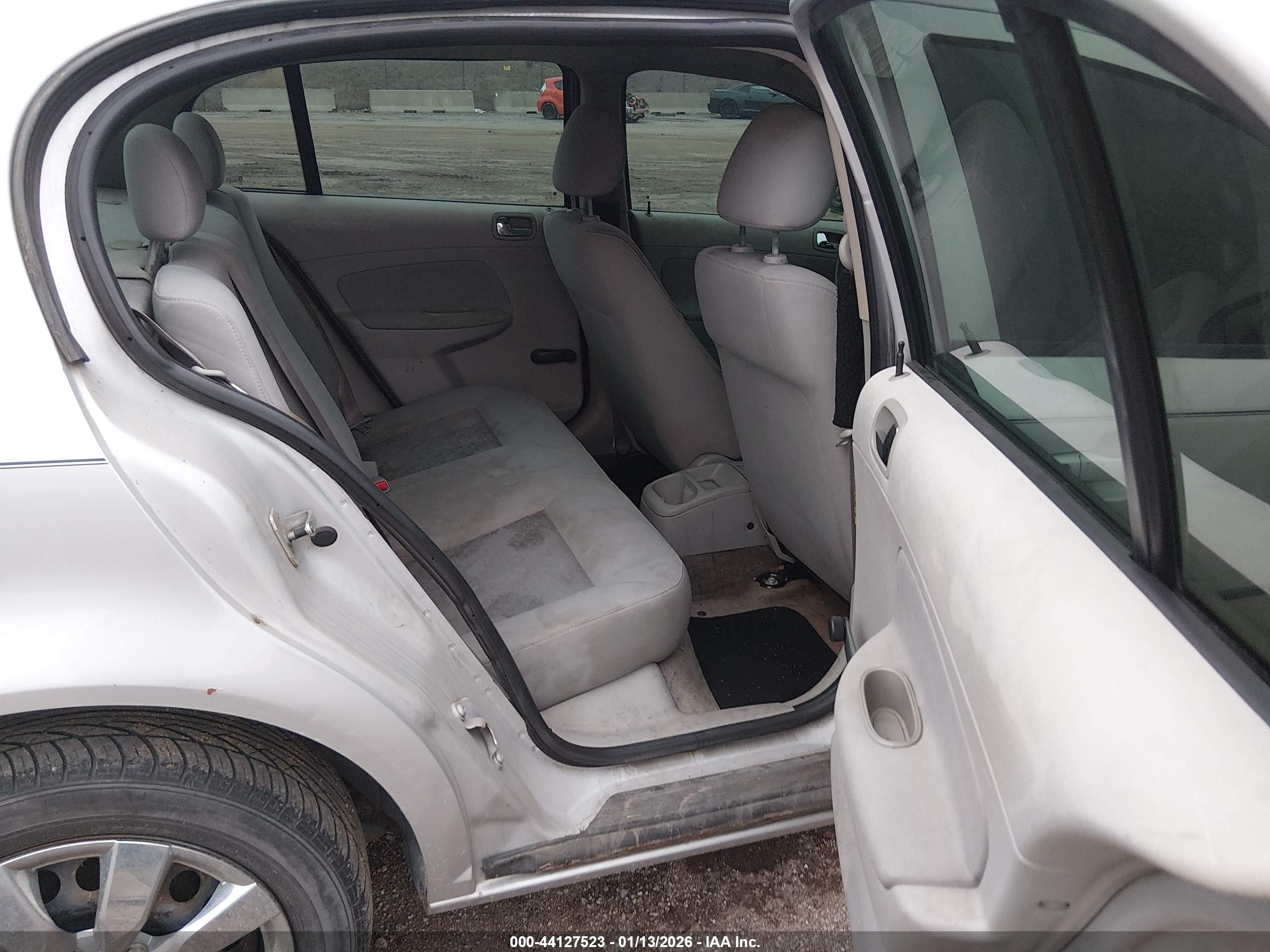CHEVROLET COBALT image 8