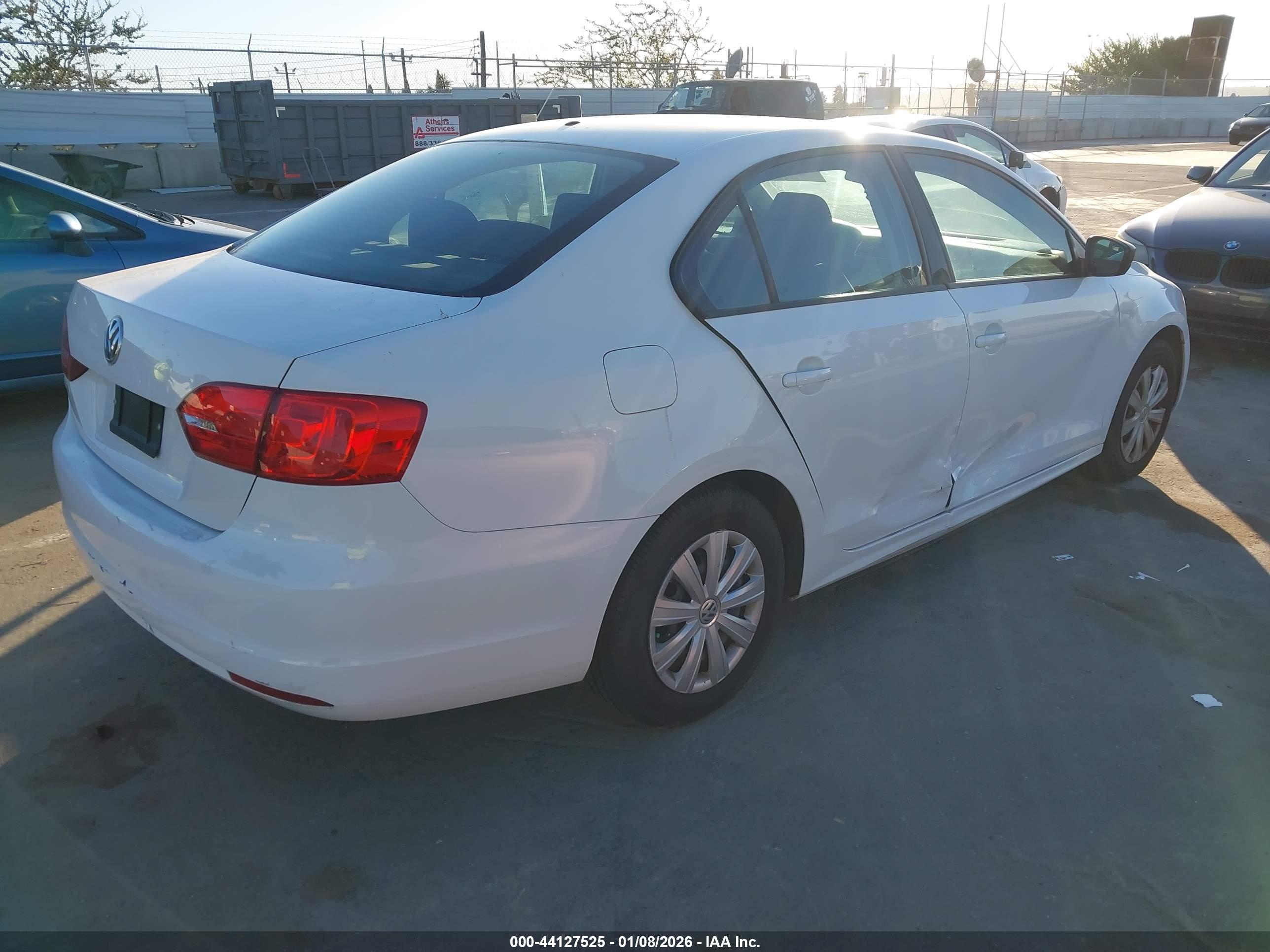 VOLKSWAGEN JETTA image 4