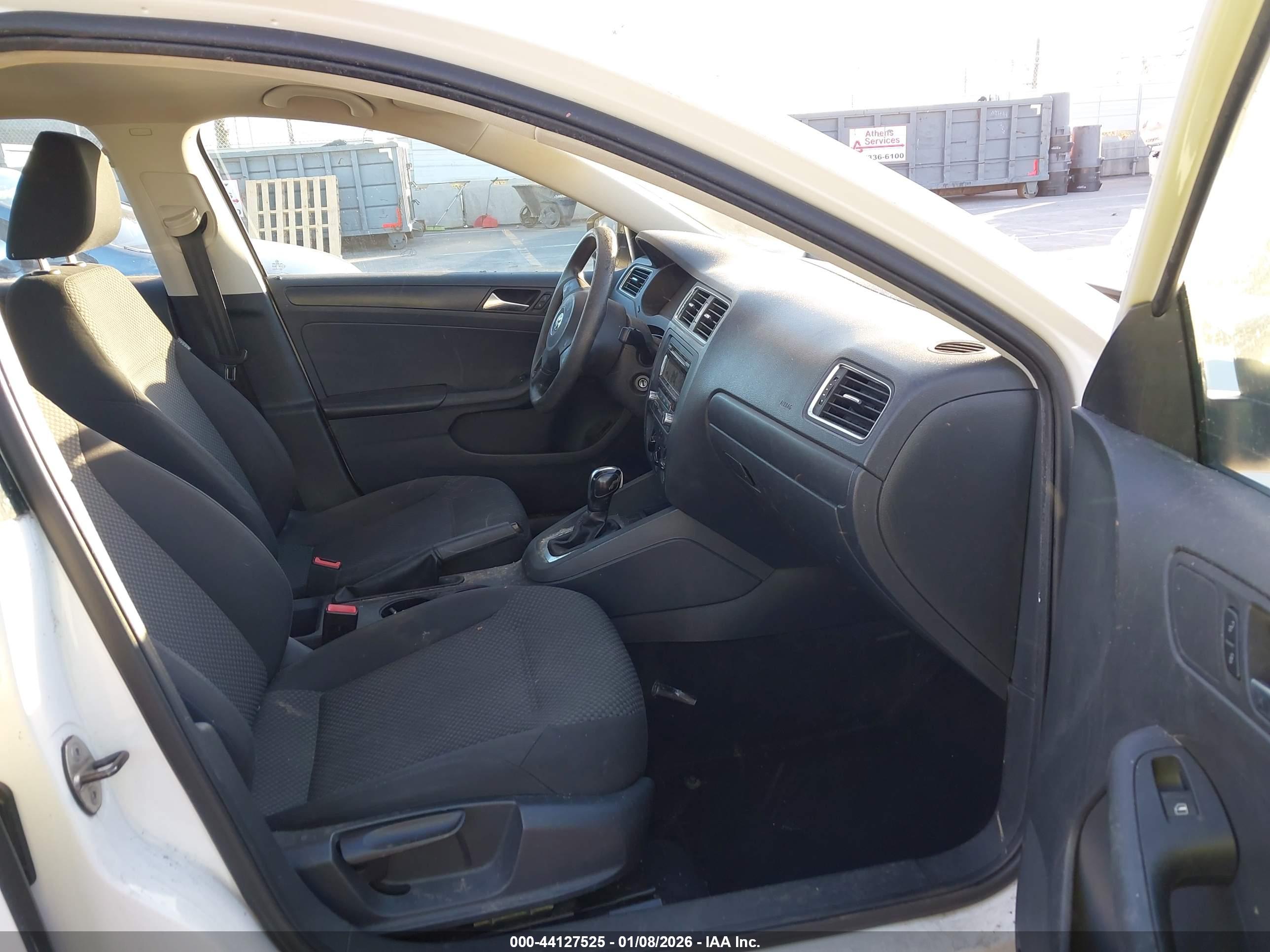 VOLKSWAGEN JETTA image 5
