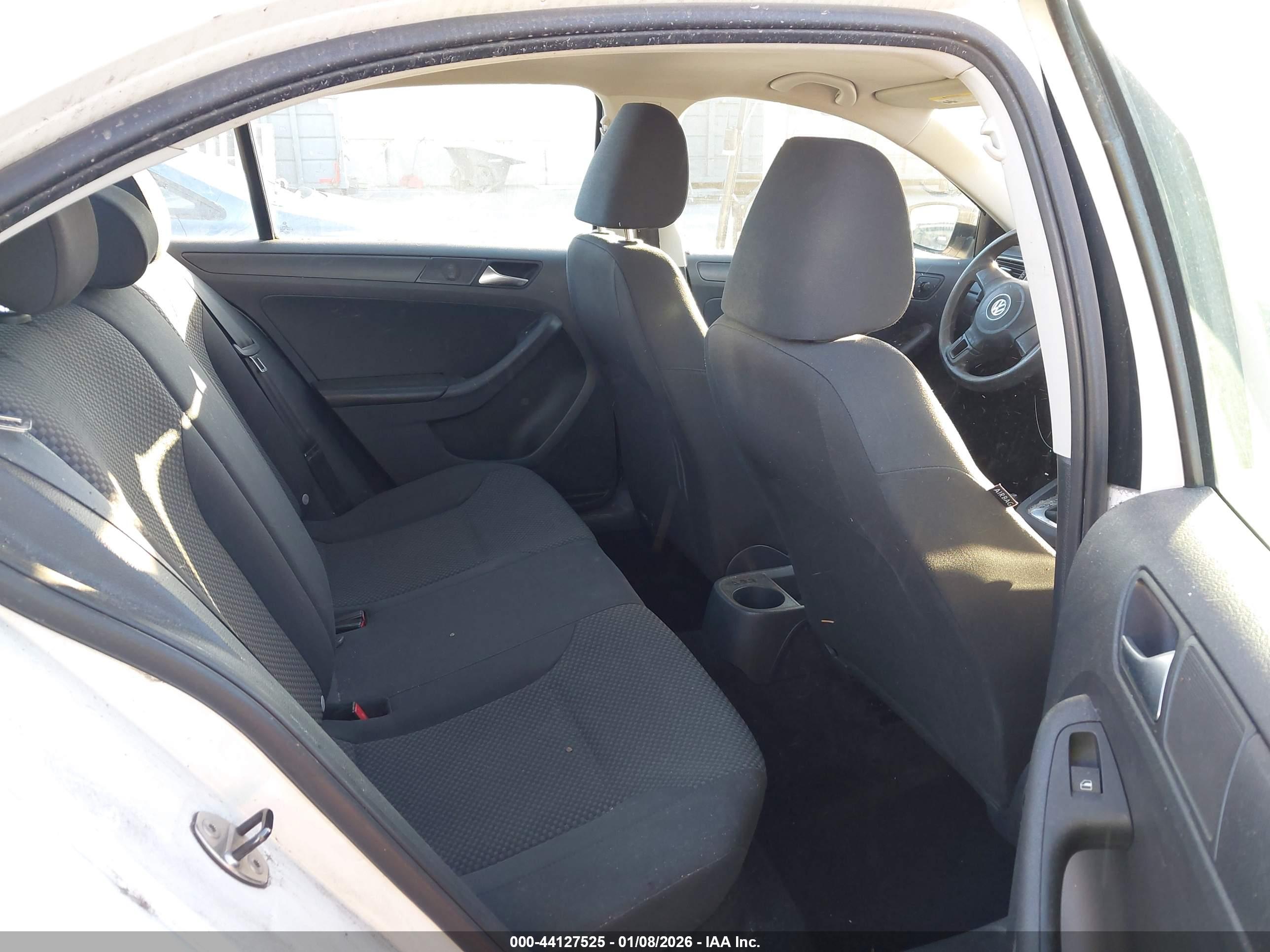 VOLKSWAGEN JETTA image 8