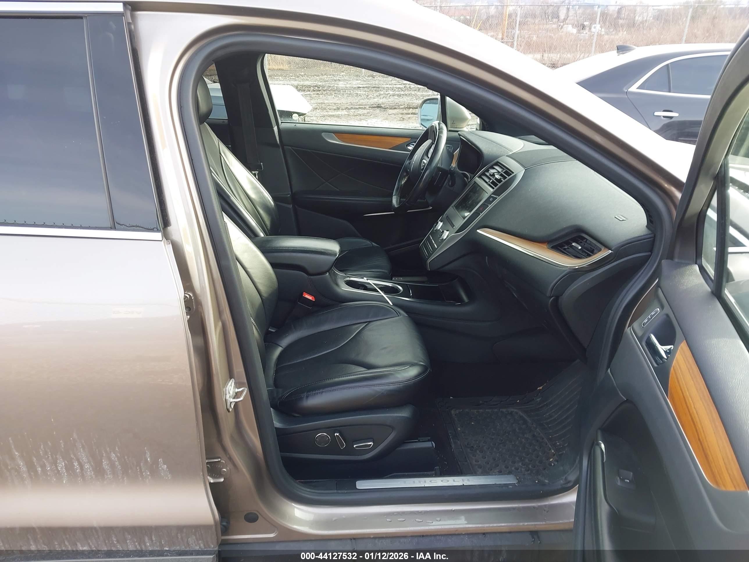 LINCOLN MKC image 5