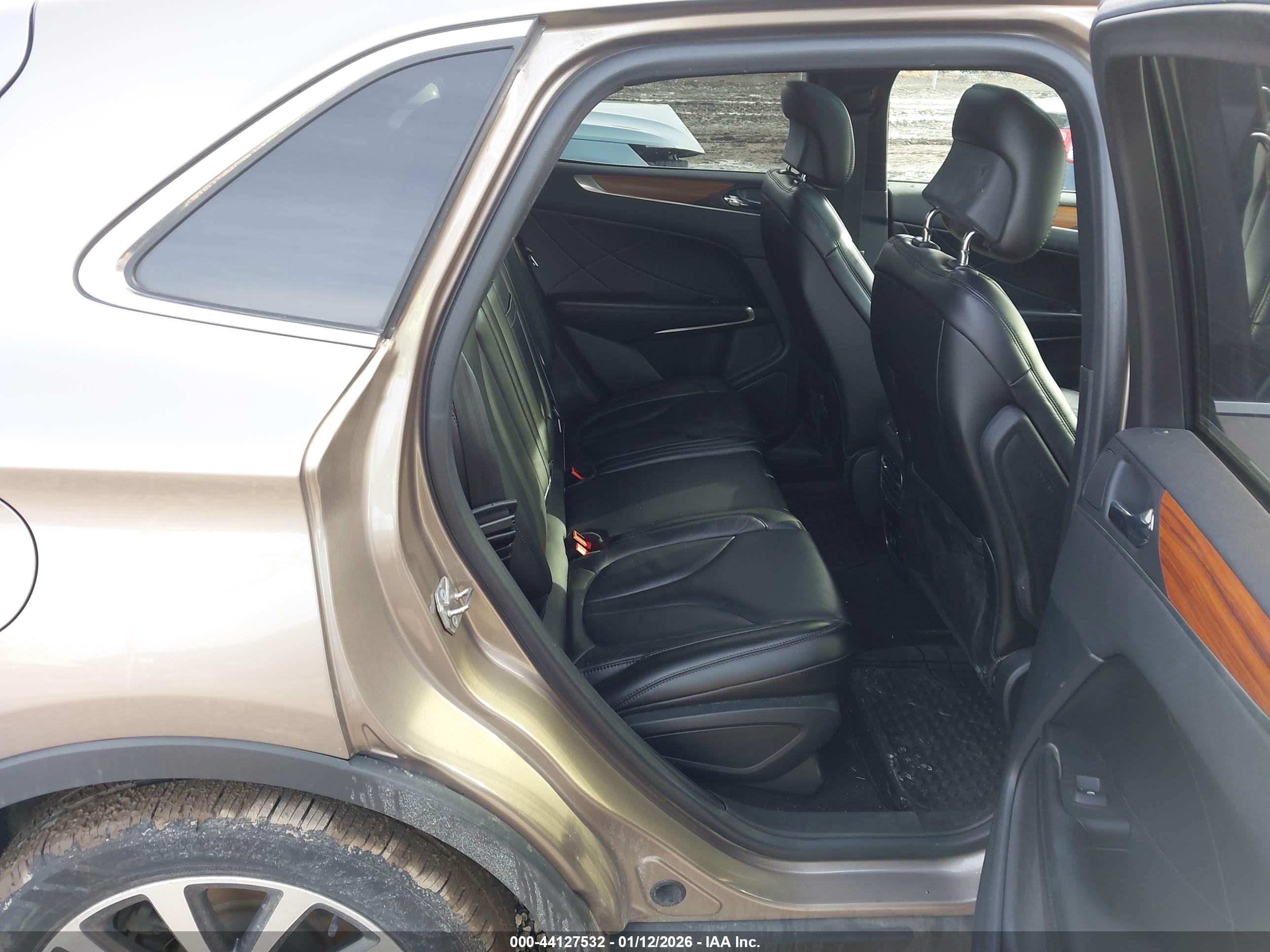 LINCOLN MKC image 8
