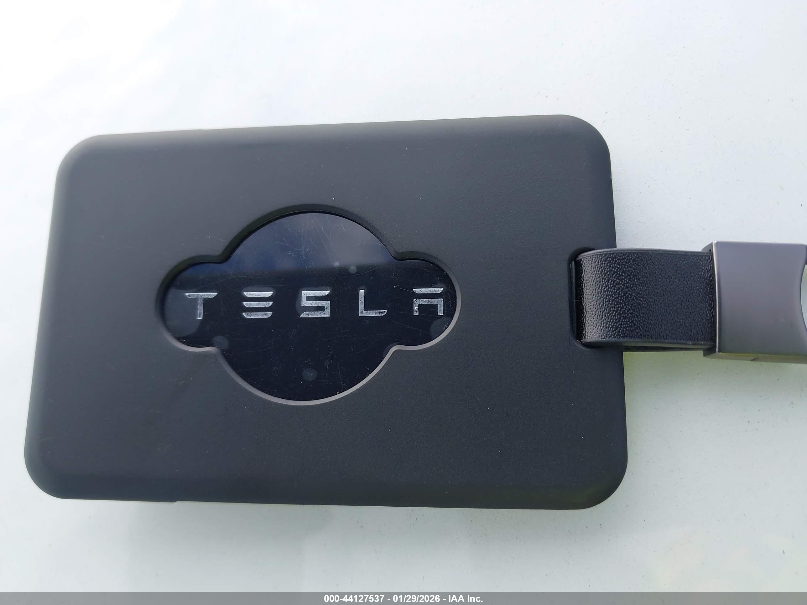TESLA MODEL image 11