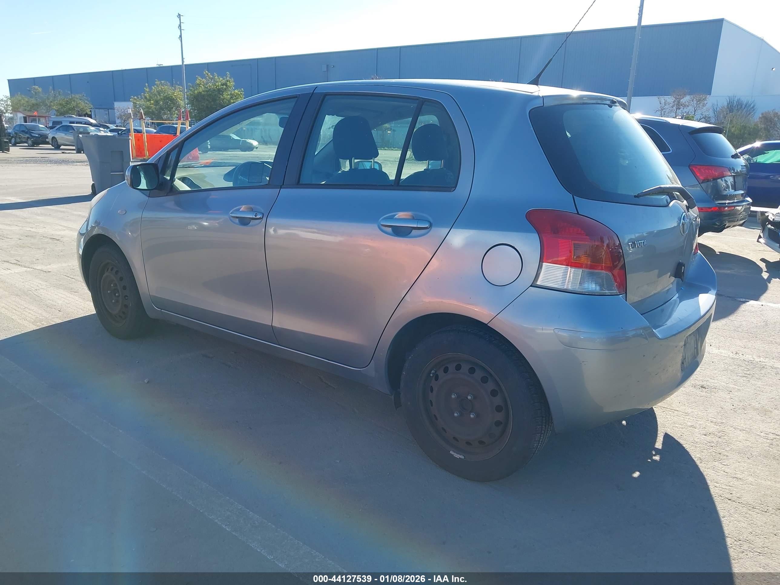 TOYOTA YARIS image 3