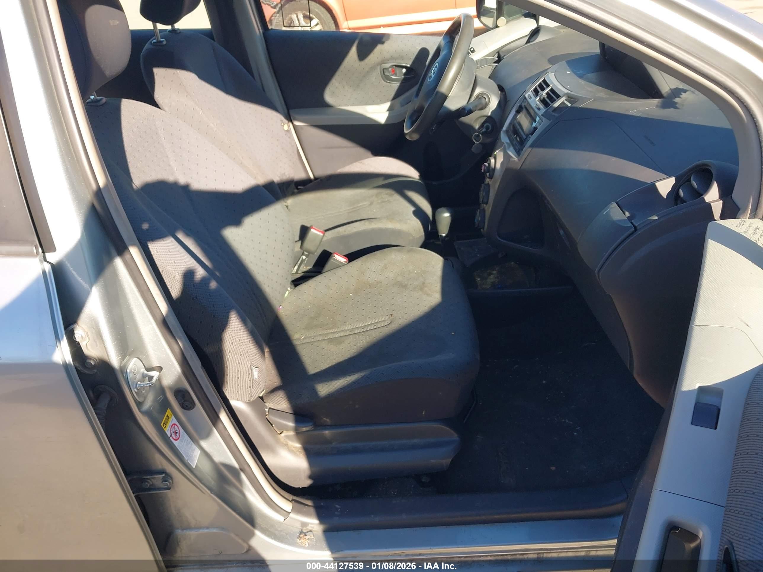 TOYOTA YARIS image 5