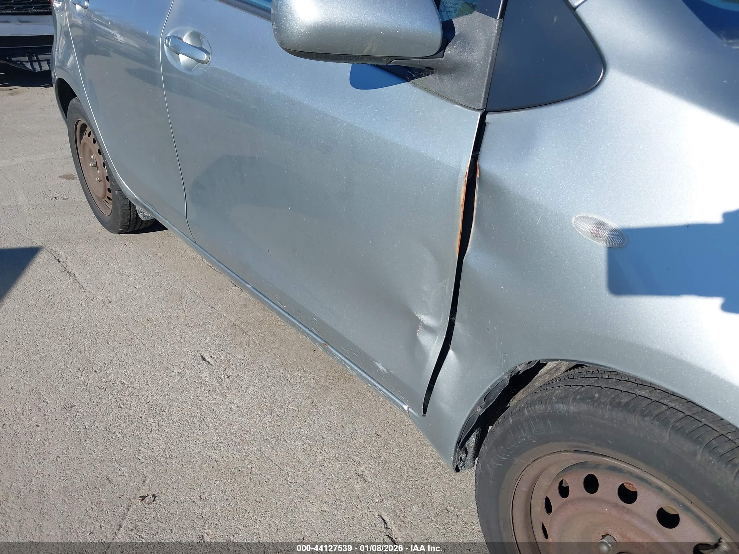 TOYOTA YARIS image 6
