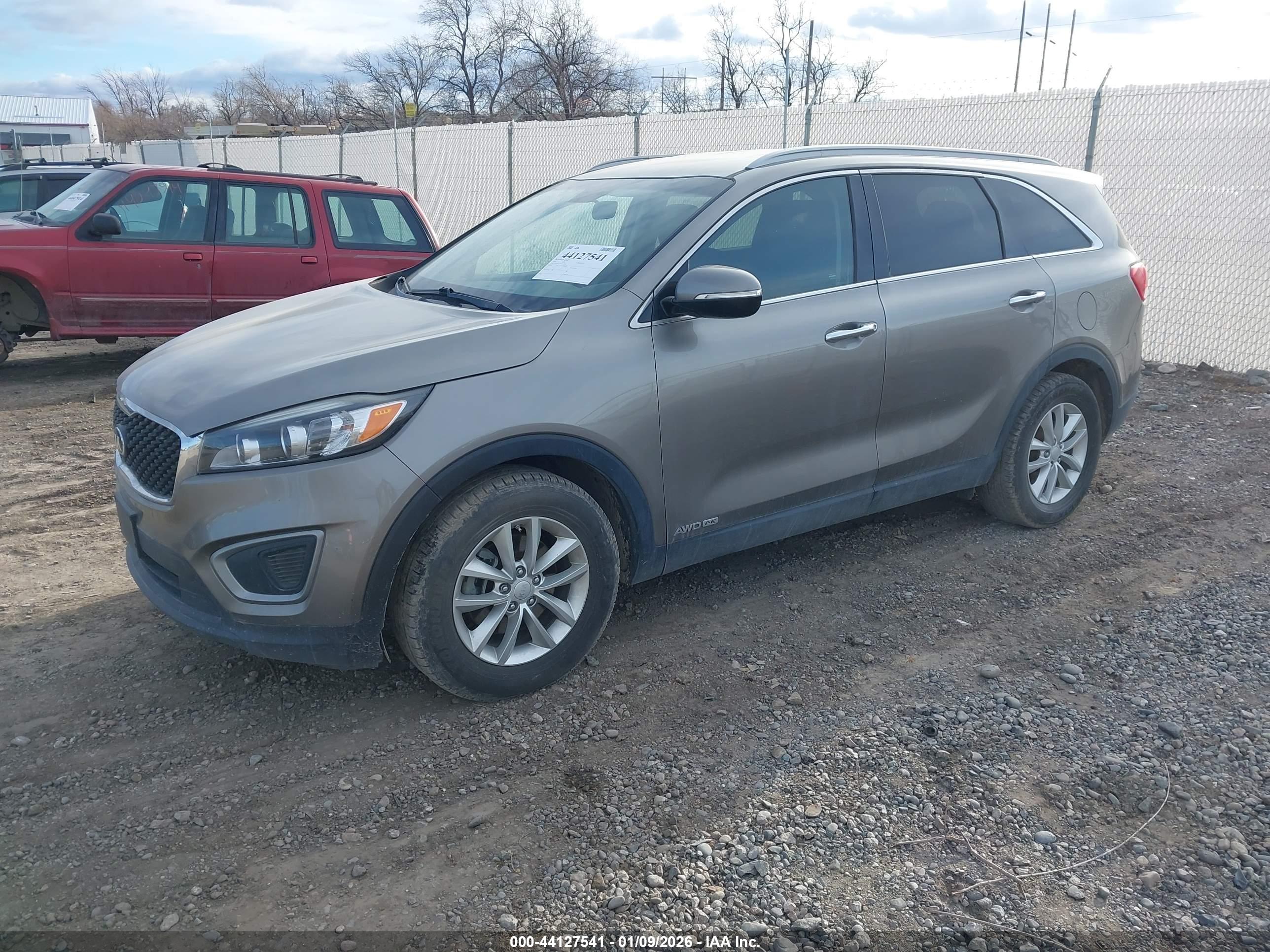 KIA SORENTO image 2