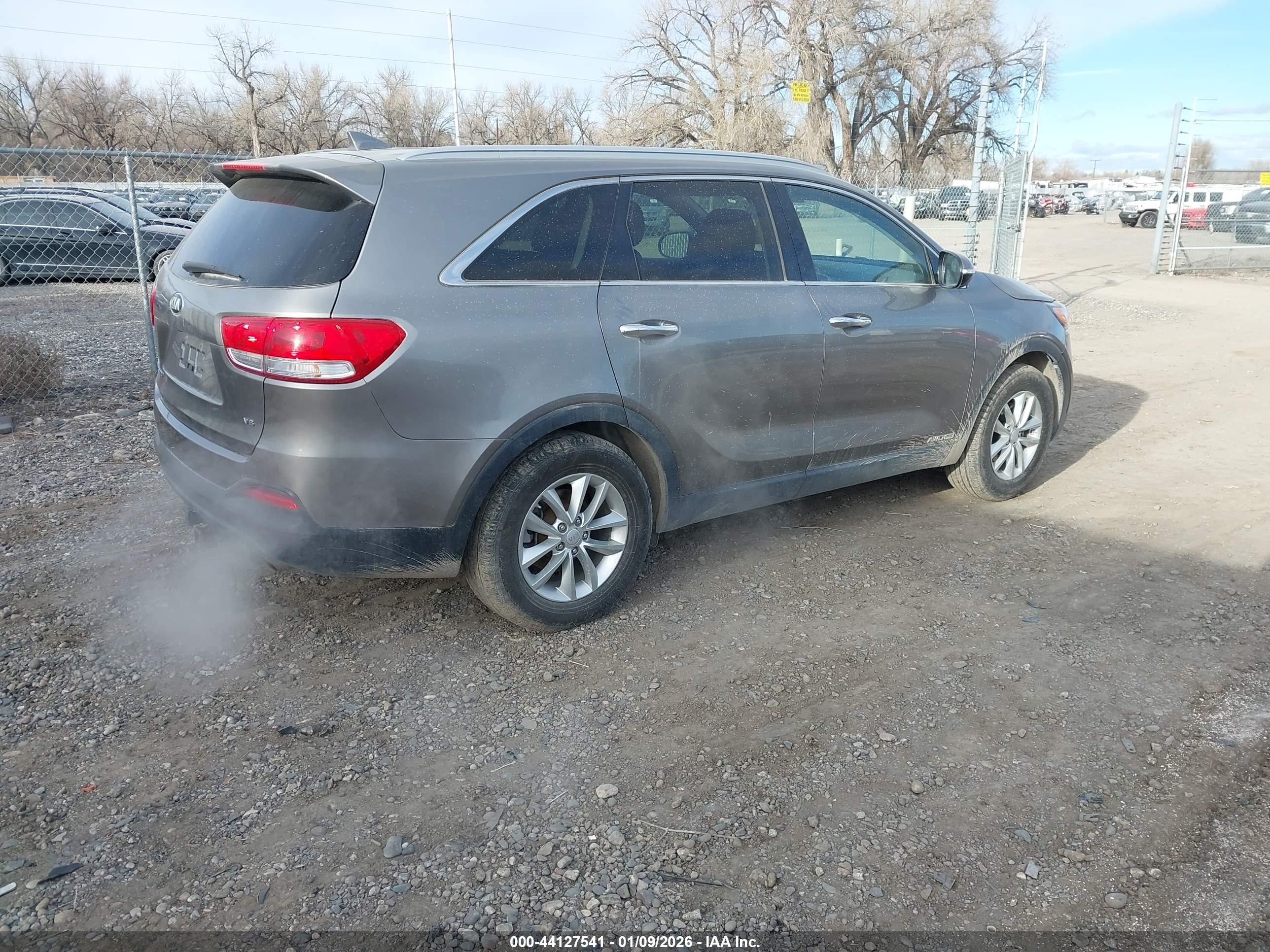 KIA SORENTO image 4