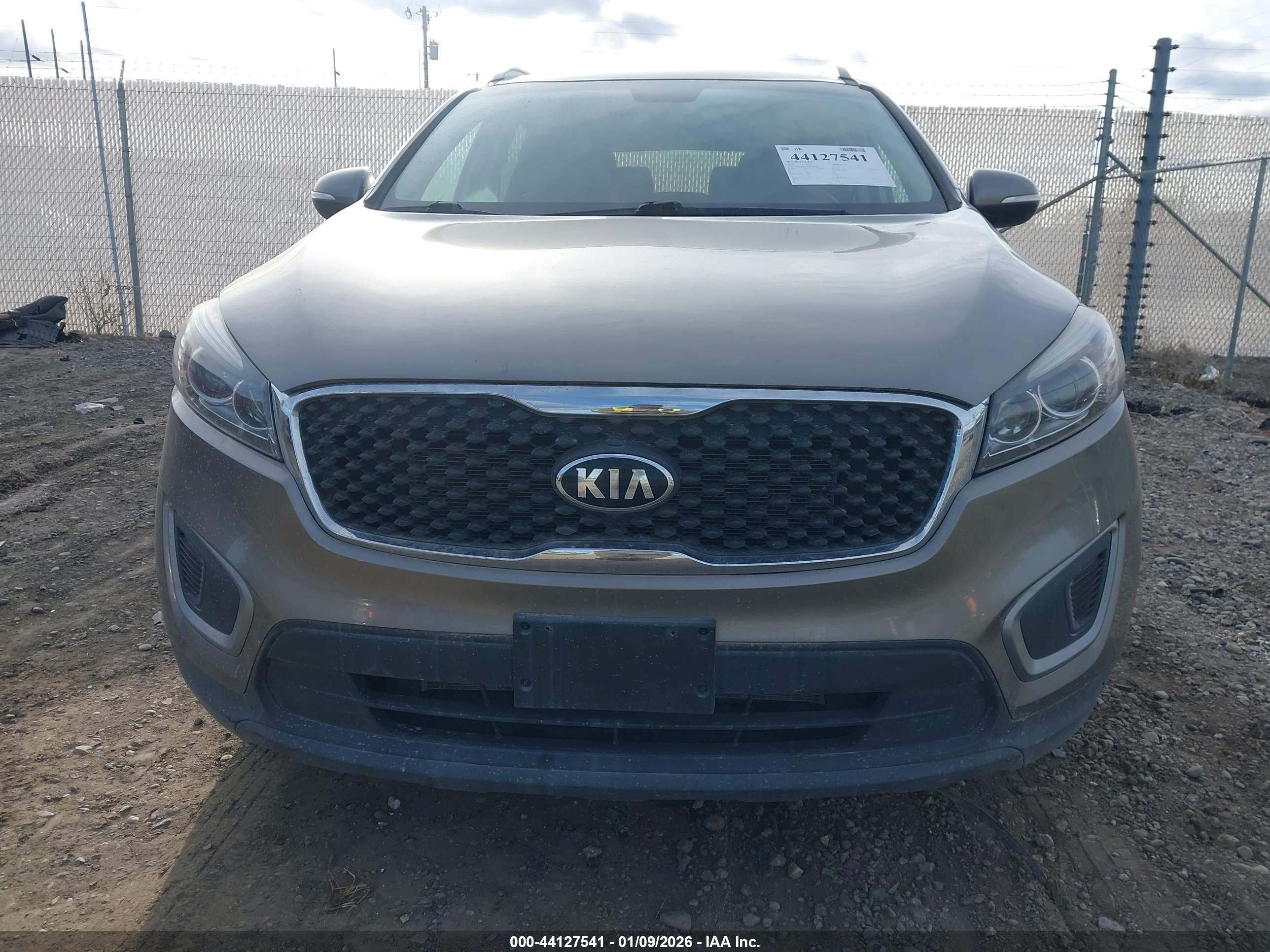KIA SORENTO image 6