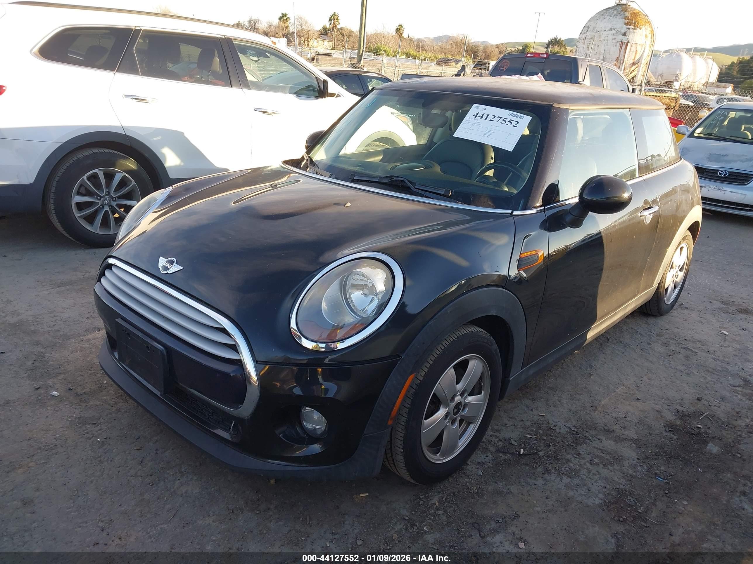 MINI COOPER image 2