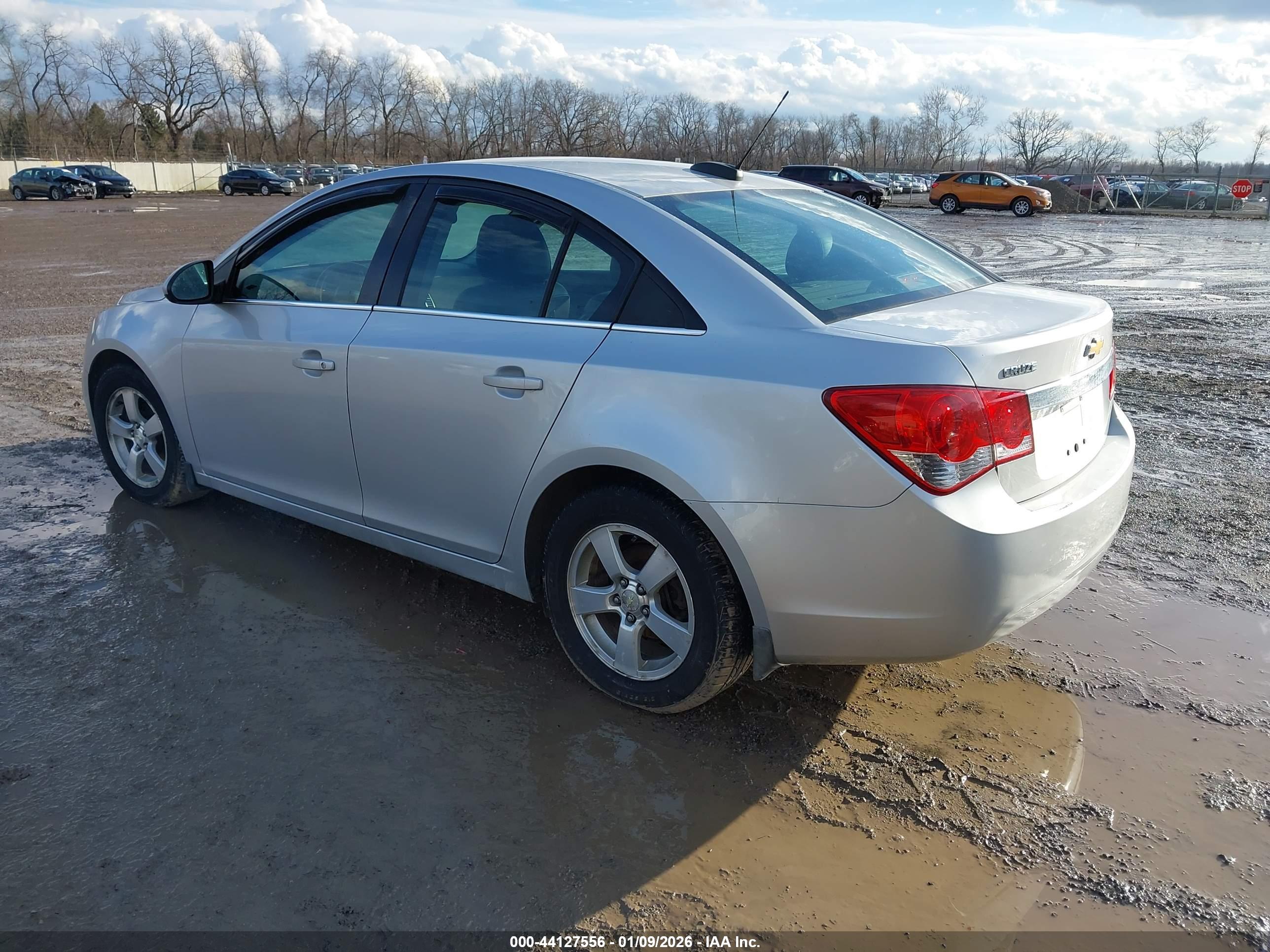 CHEVROLET CRUZE image 3