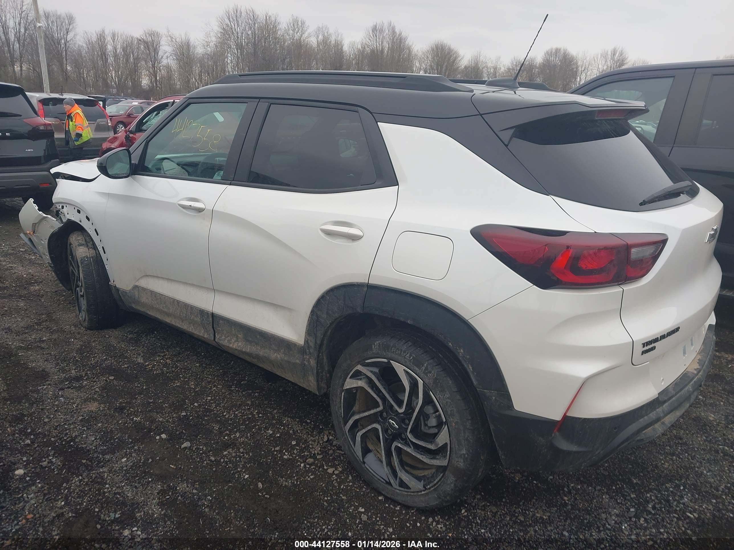 CHEVROLET TRAILBLAZER image 3