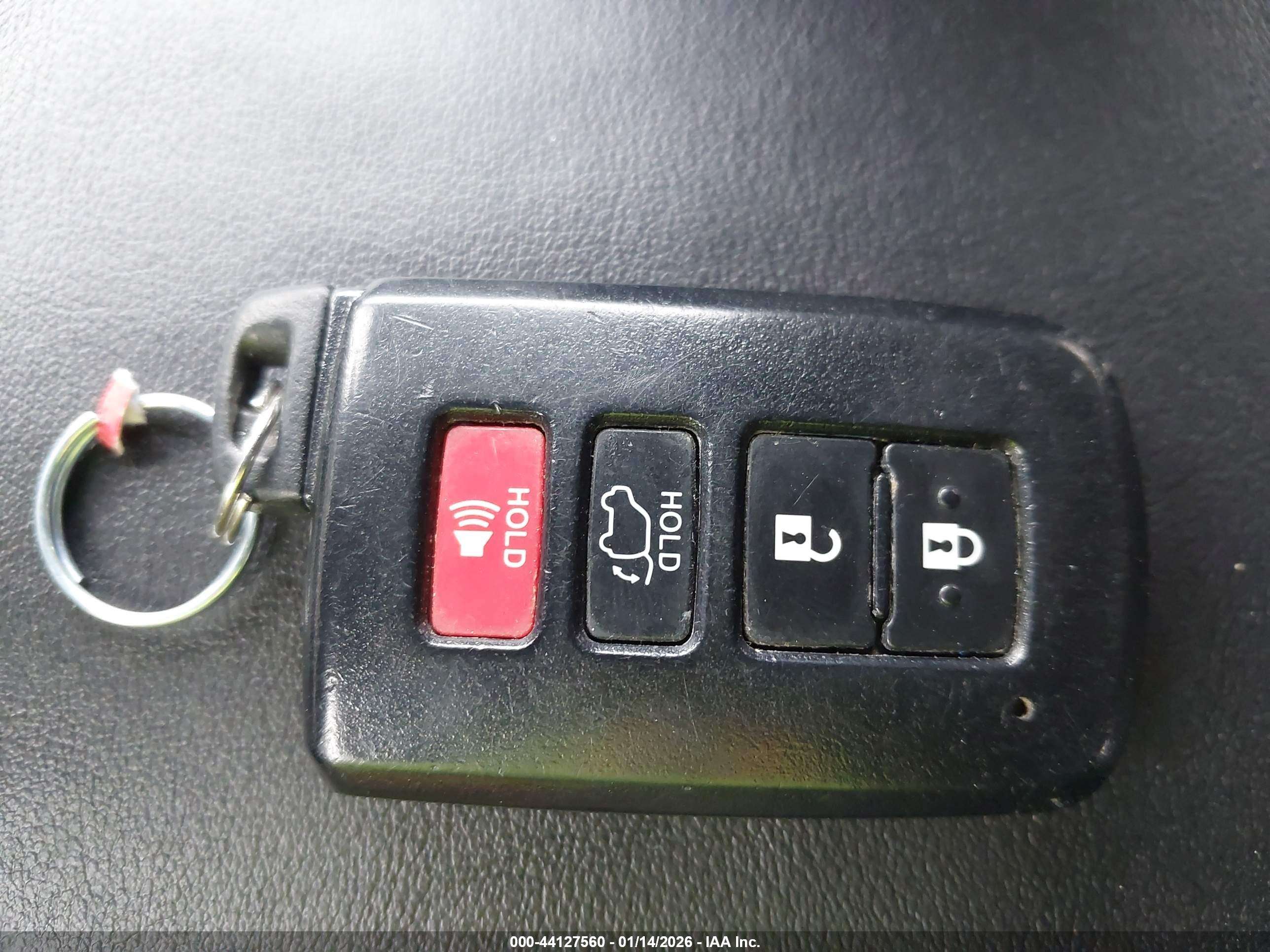 TOYOTA RAV4 image 11