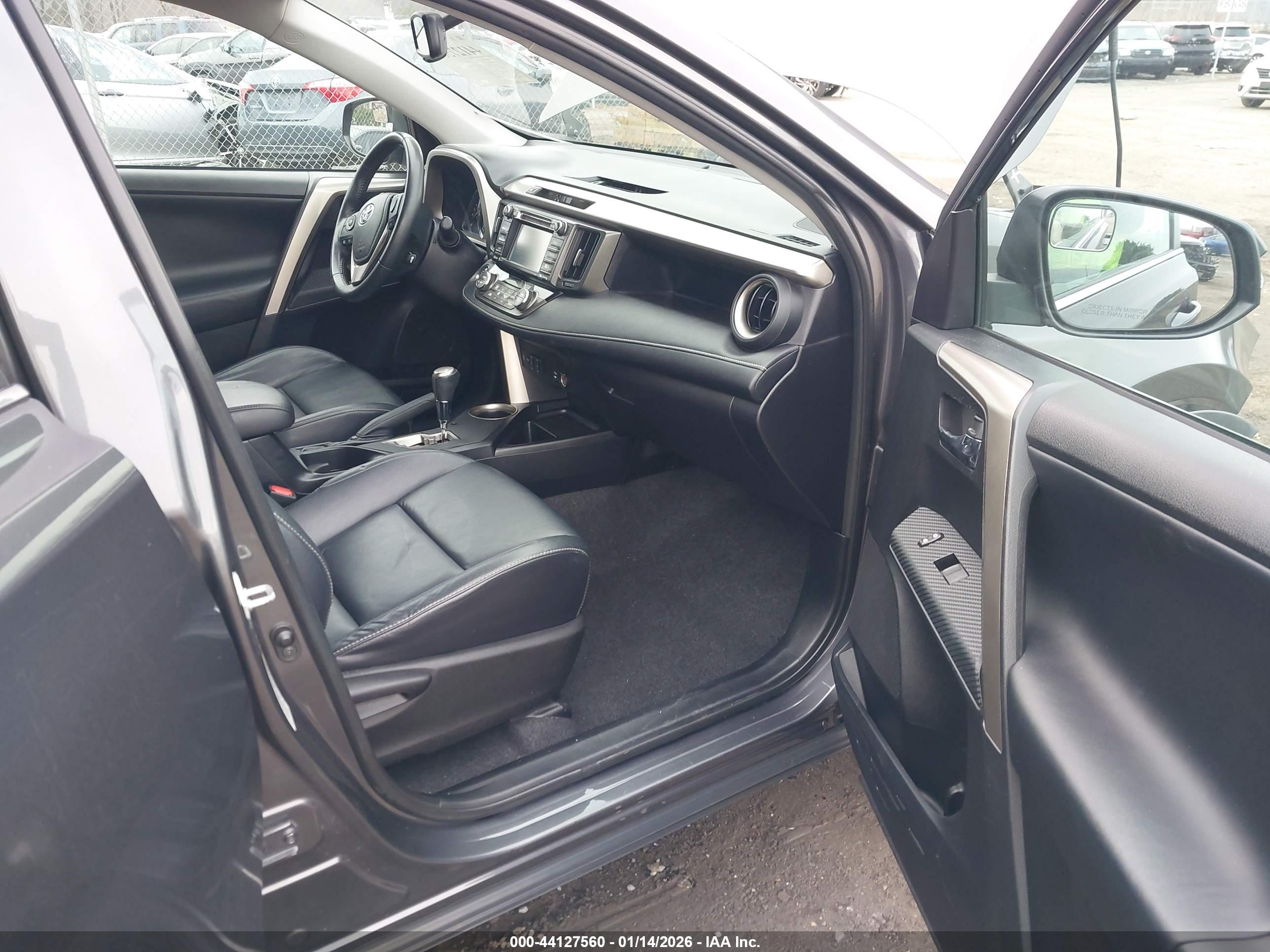 TOYOTA RAV4 image 5