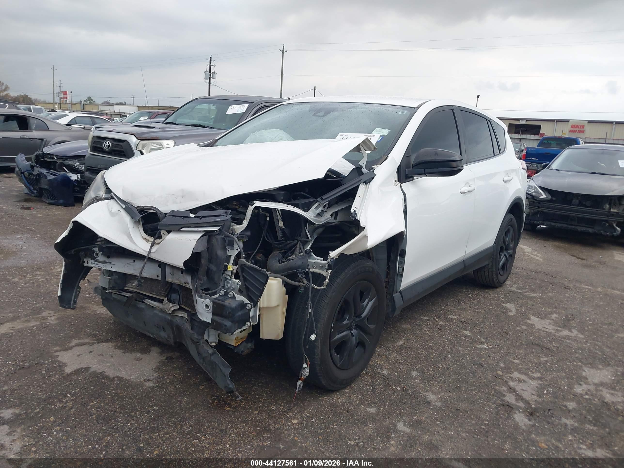 TOYOTA RAV4 image 2