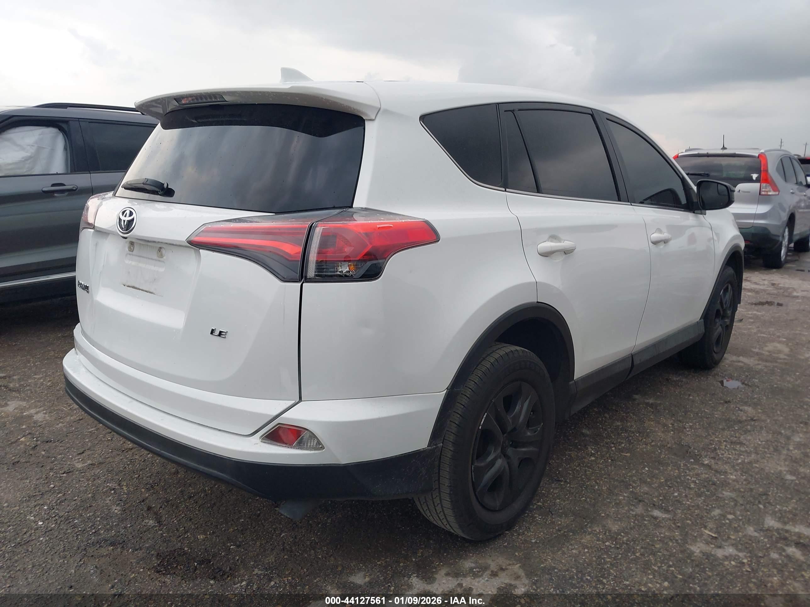 TOYOTA RAV4 image 4