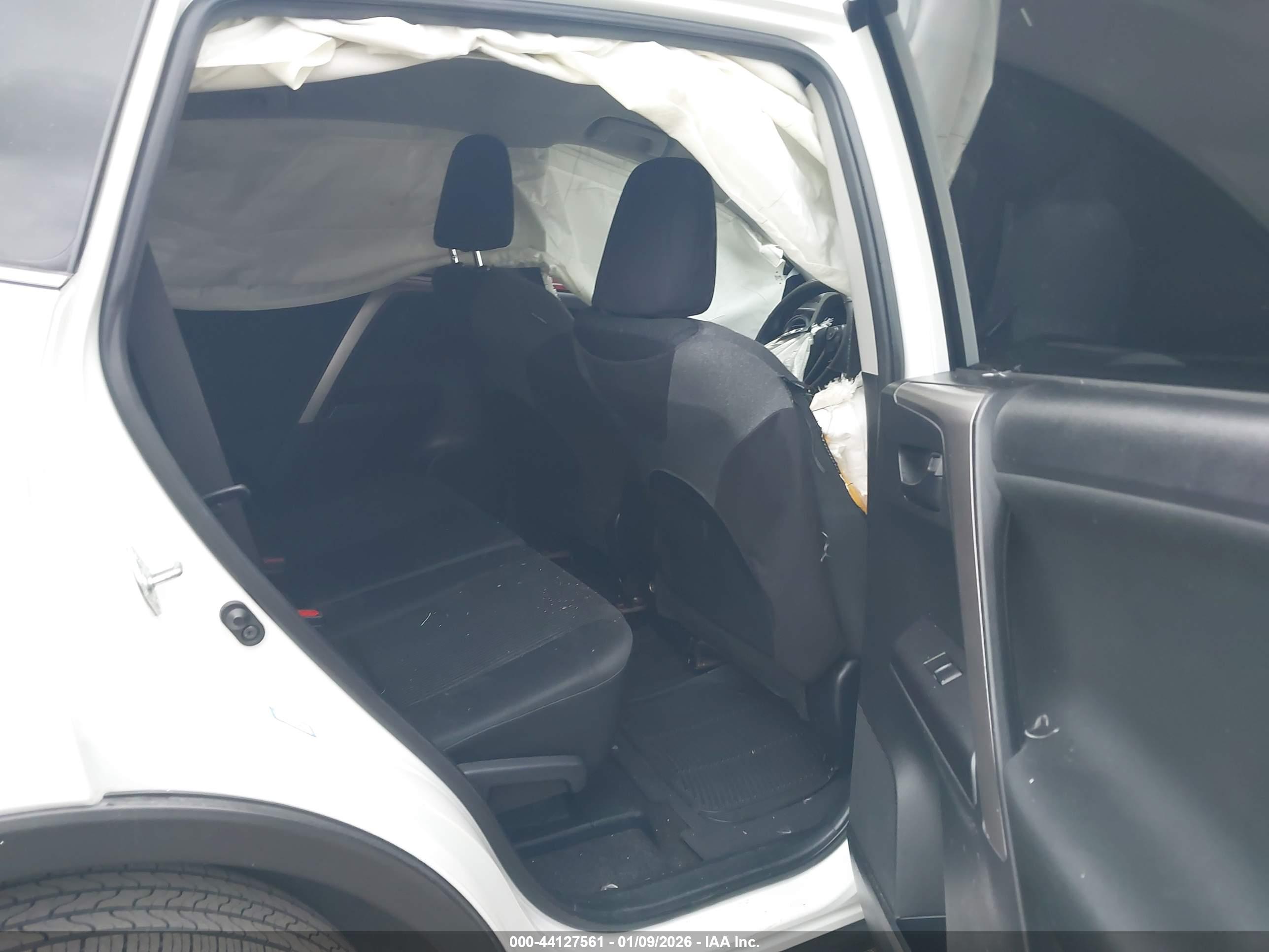 TOYOTA RAV4 image 8
