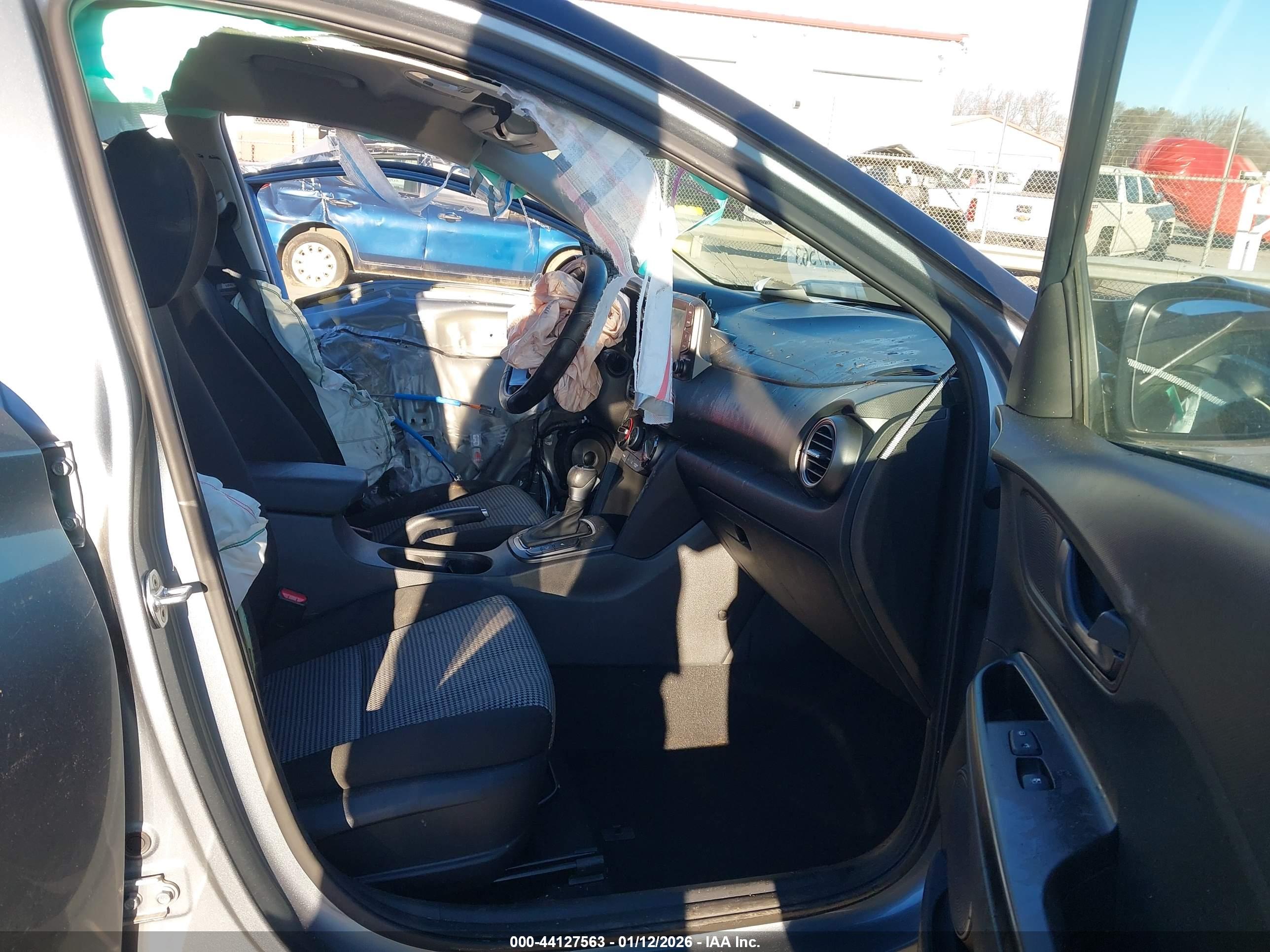 HYUNDAI KONA image 5