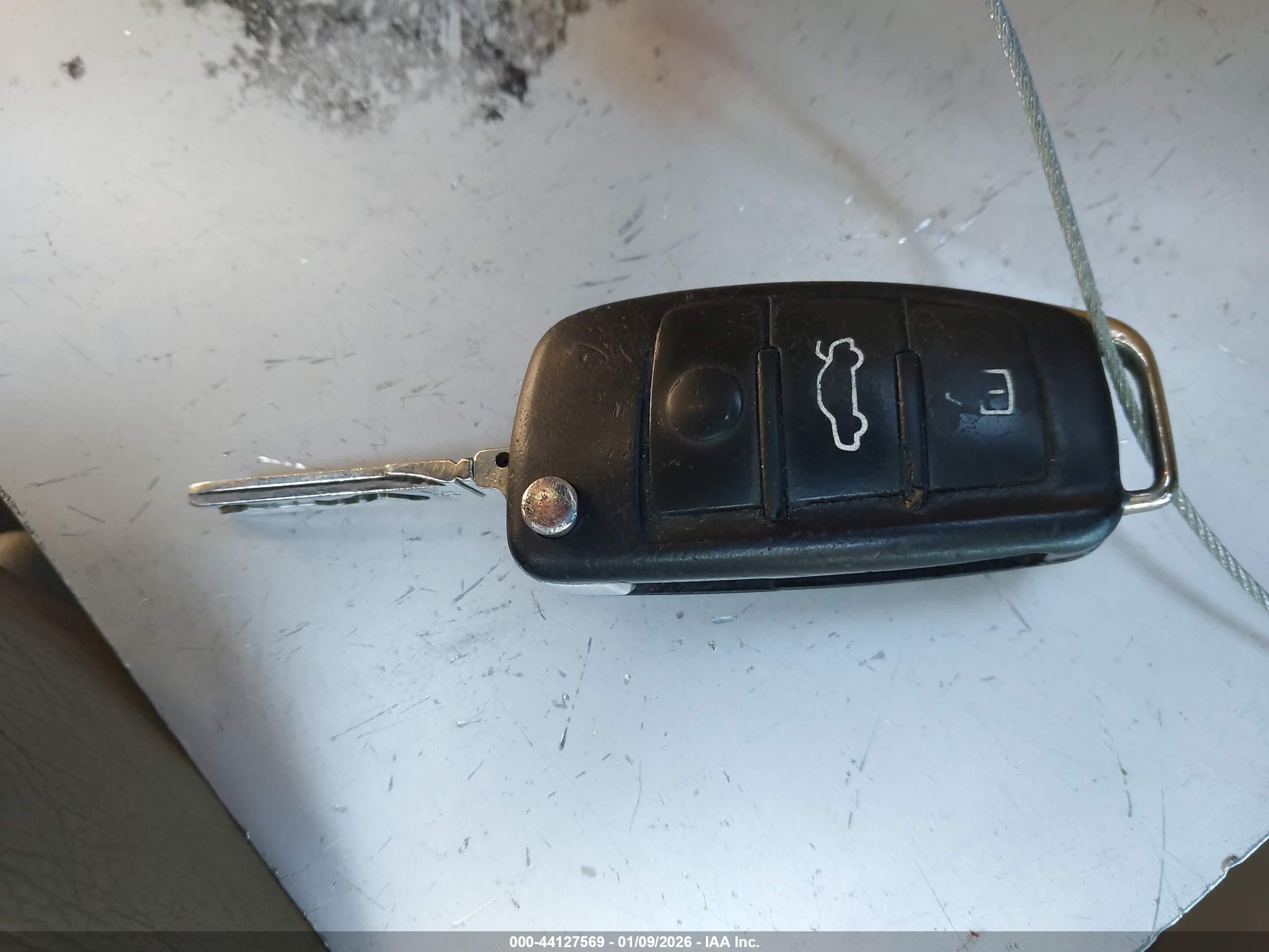 AUDI A4 image 11