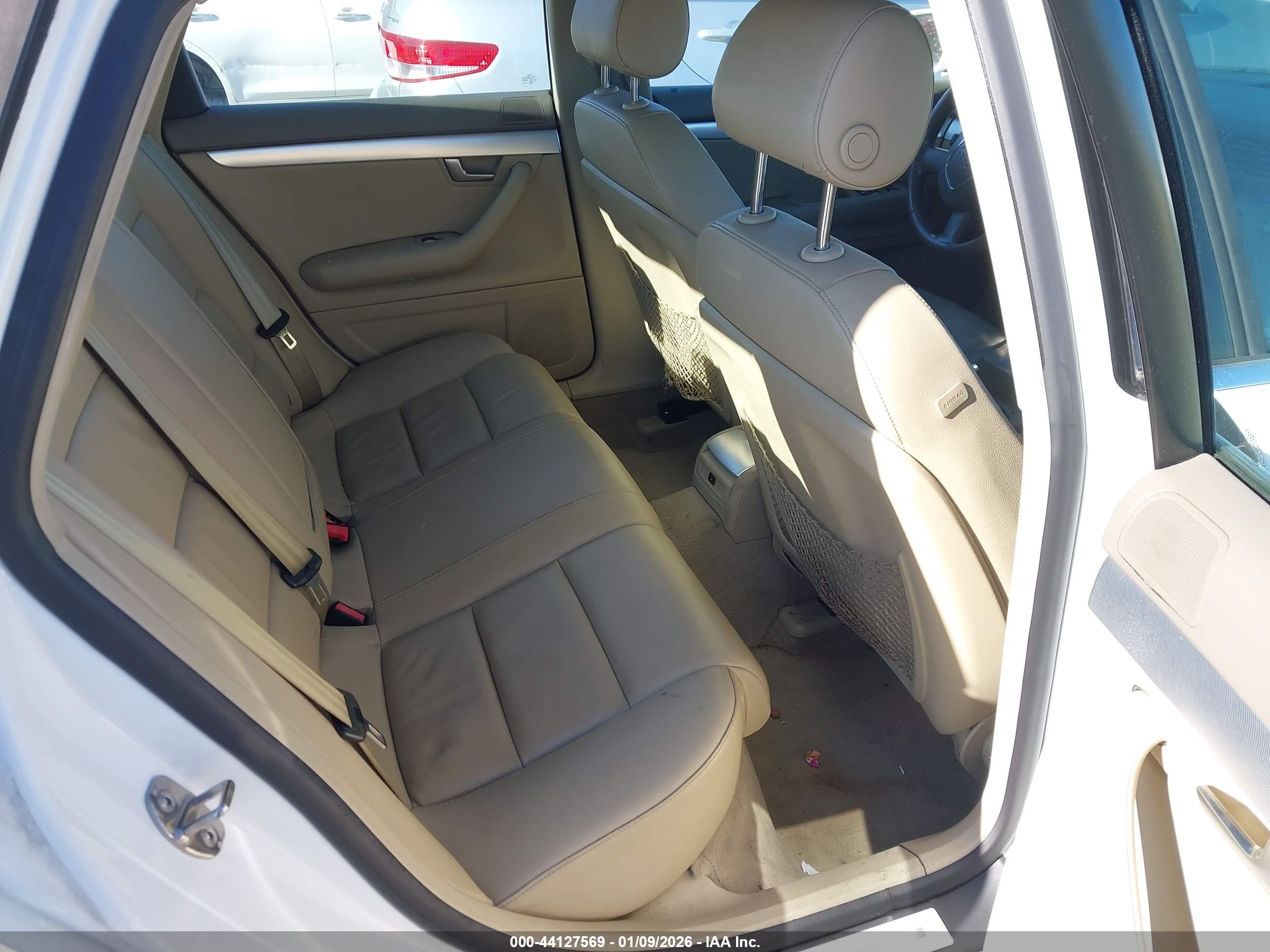 AUDI A4 image 8