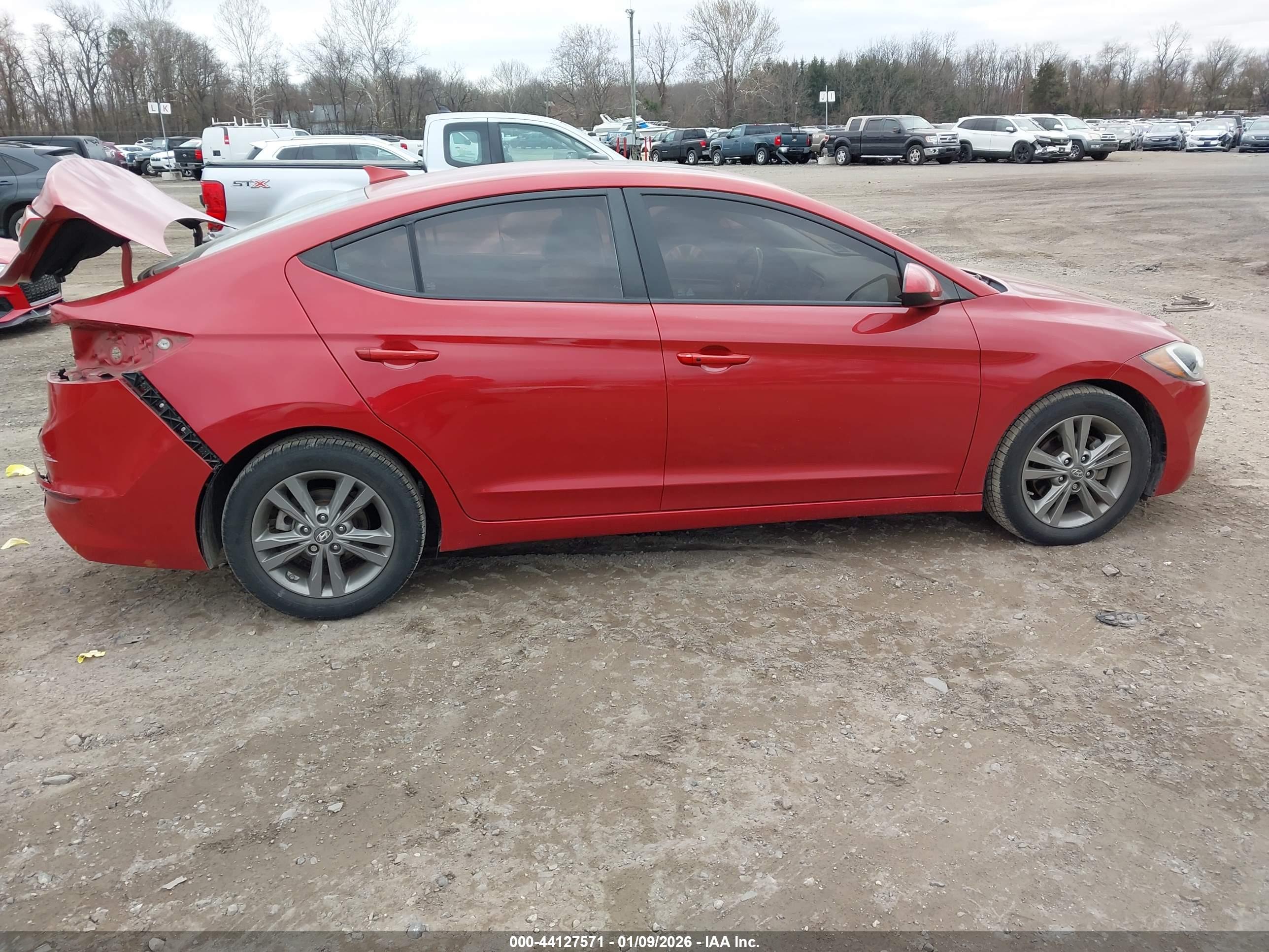 HYUNDAI ELANTRA image 4