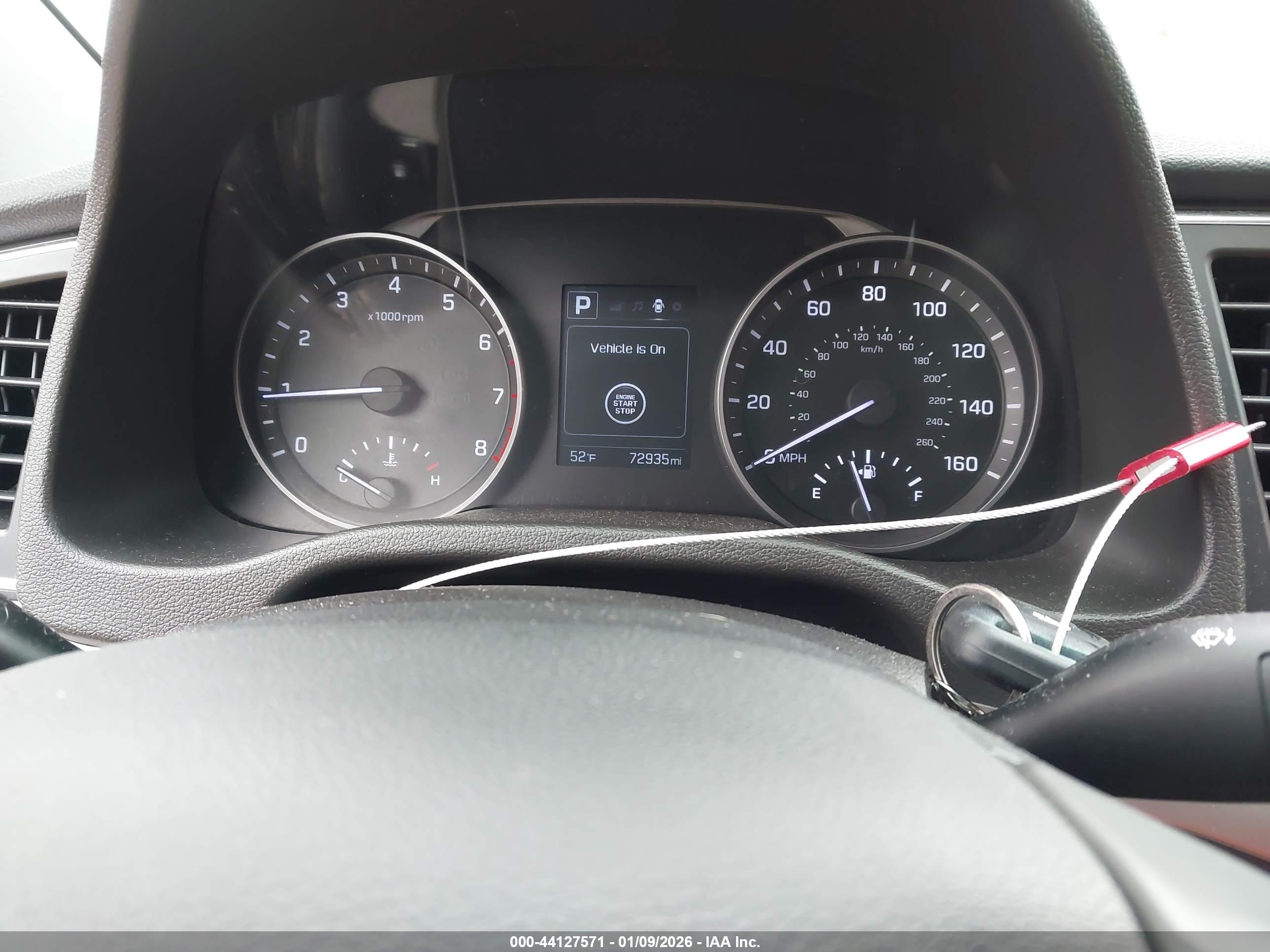 HYUNDAI ELANTRA image 7