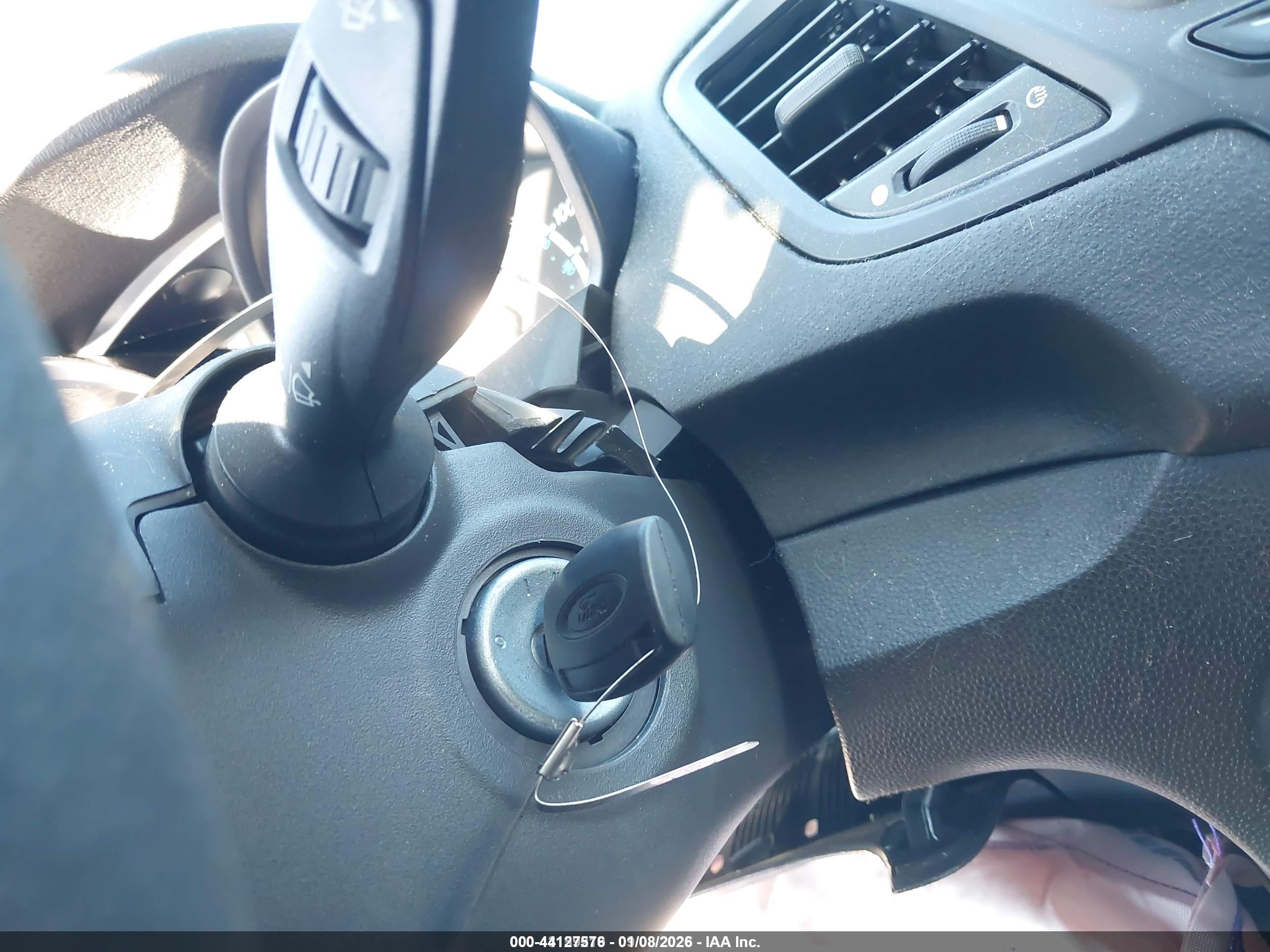 FORD FIESTA image 11