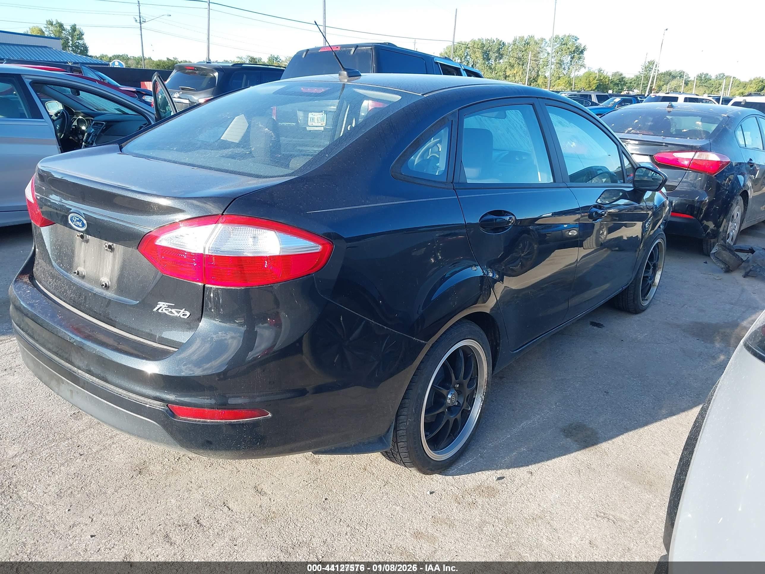 FORD FIESTA image 4