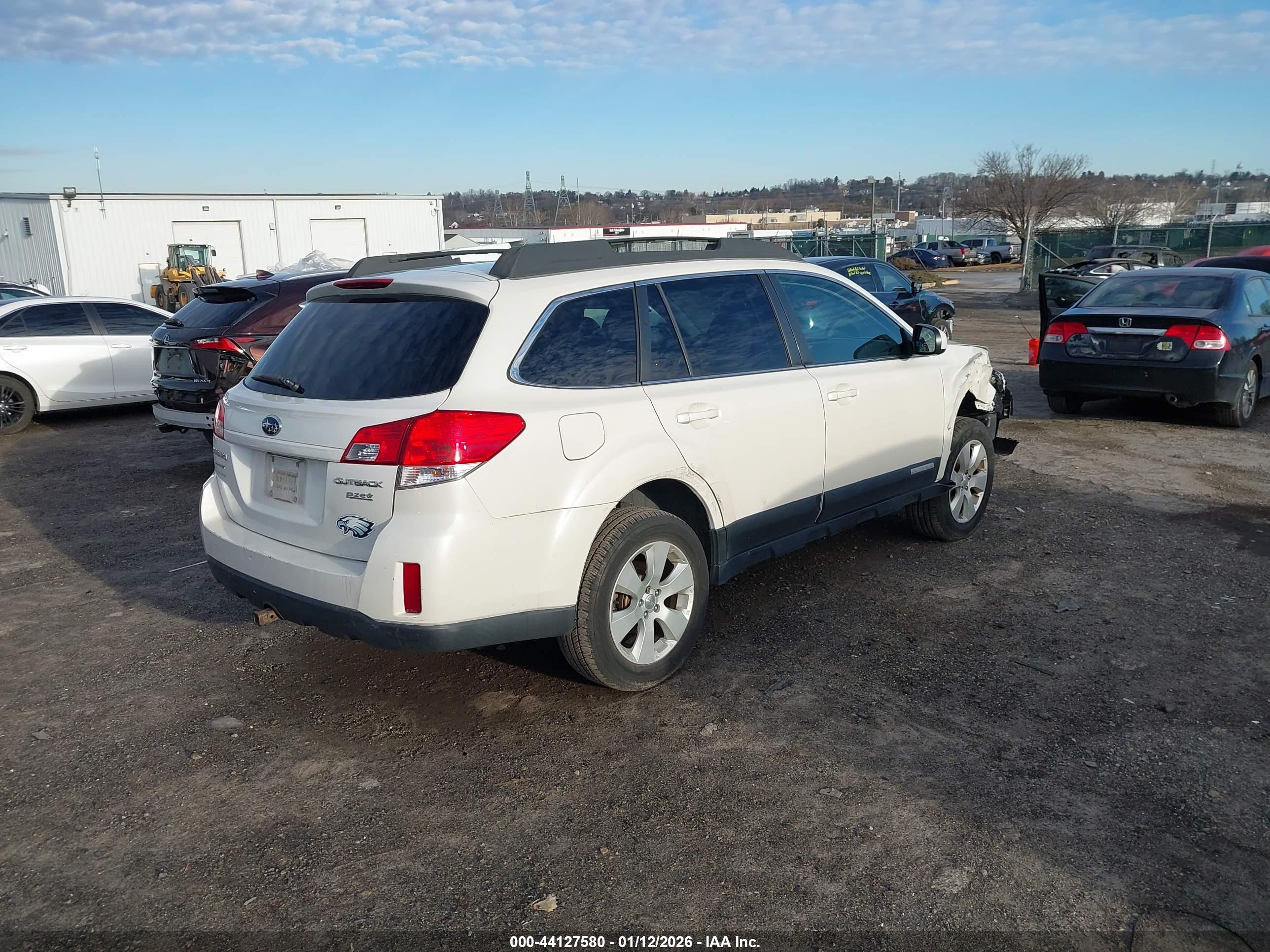 SUBARU OUTBACK image 4