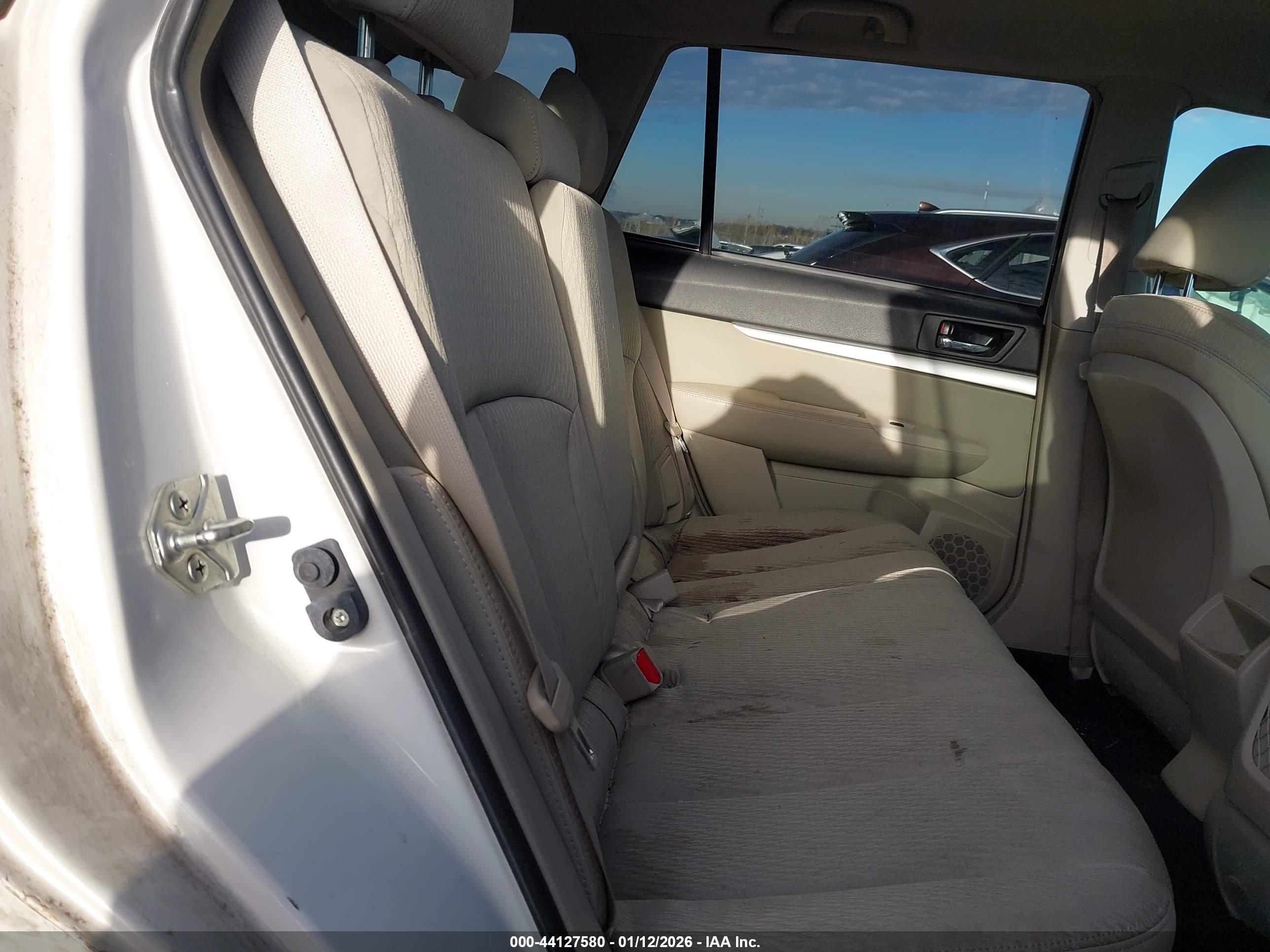 SUBARU OUTBACK image 8