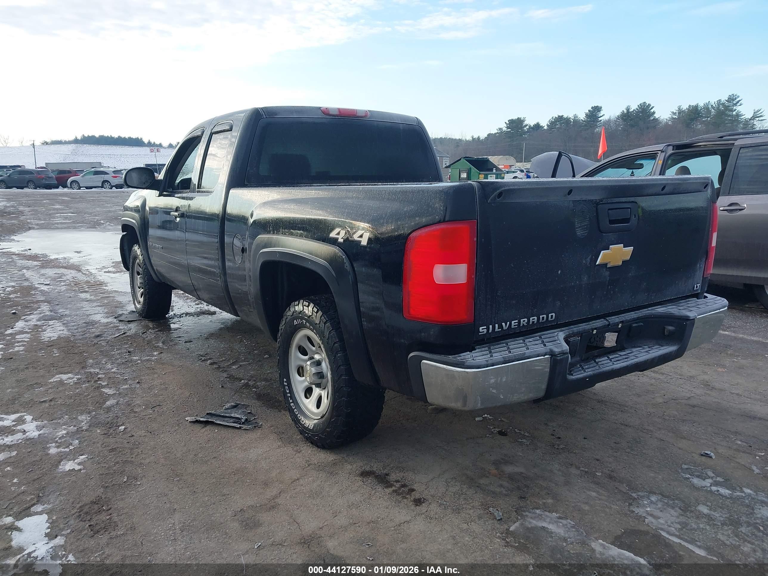 CHEVROLET SILVERADO image 3