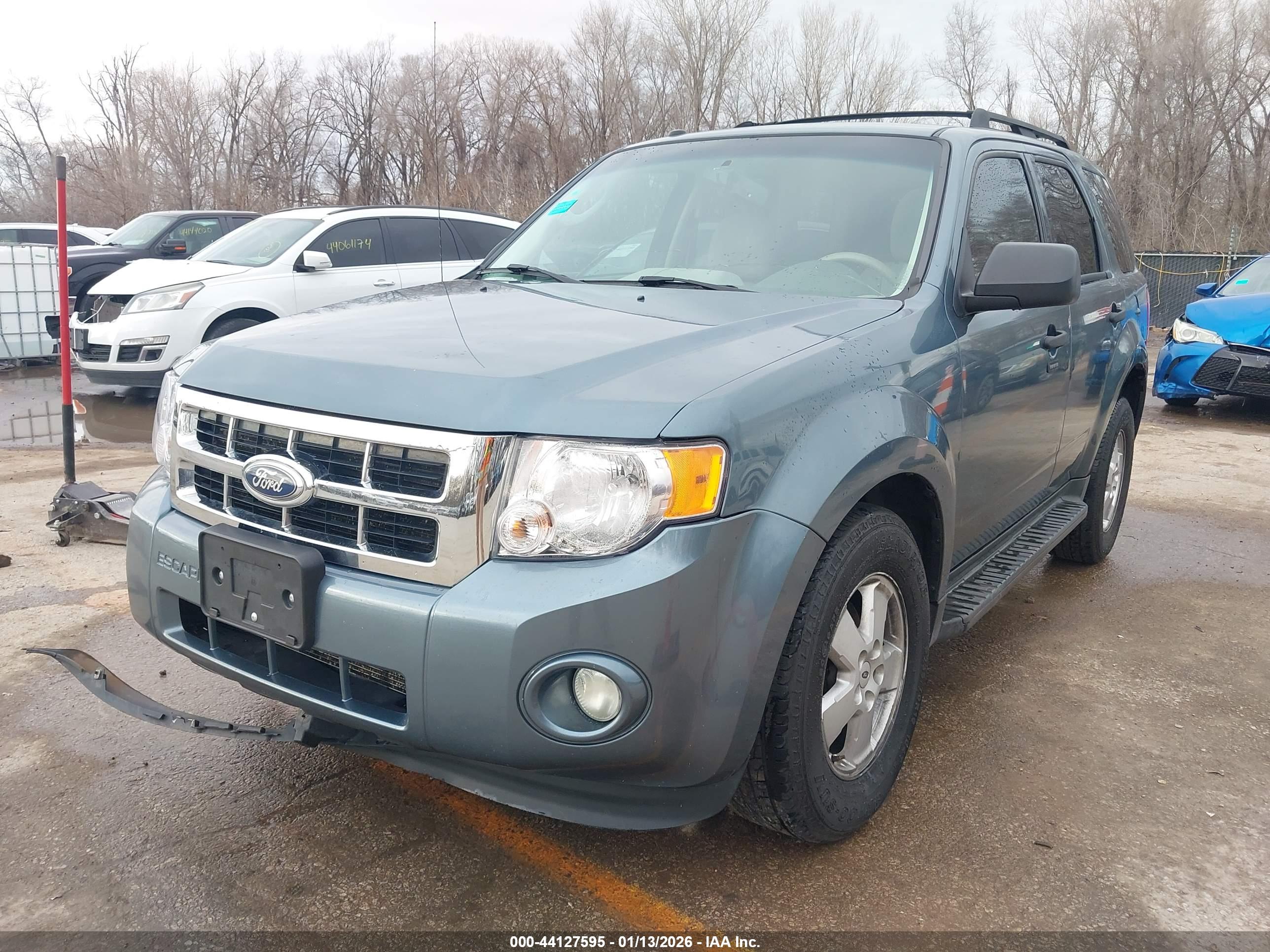 FORD ESCAPE image 2