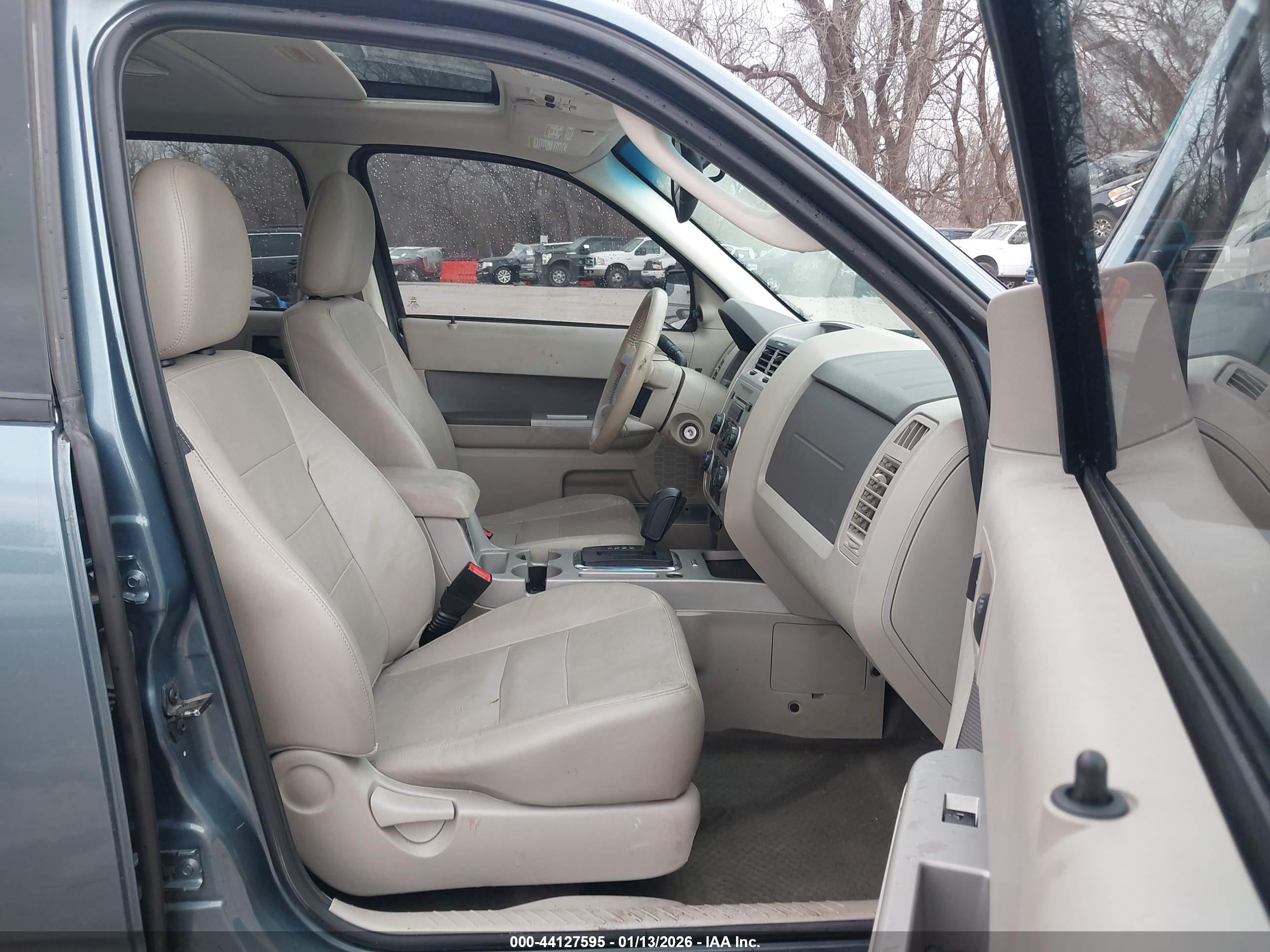 FORD ESCAPE image 5