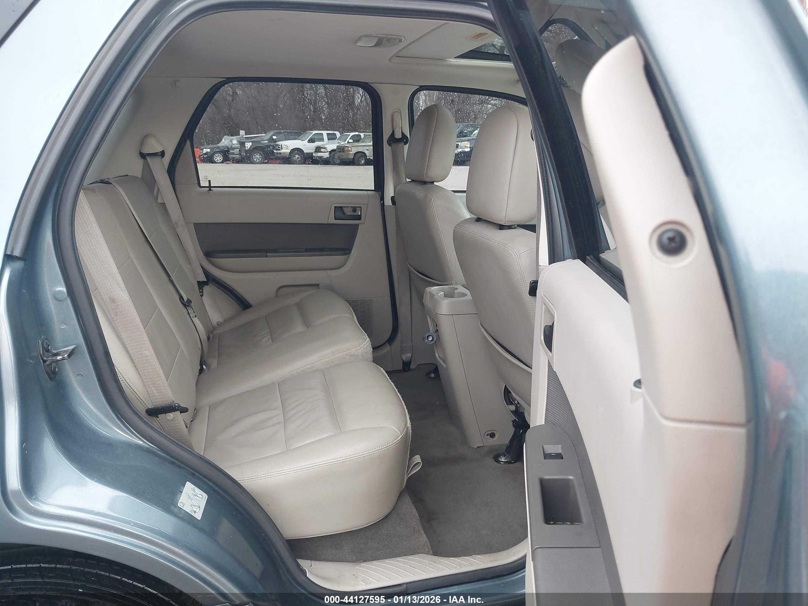 FORD ESCAPE image 8