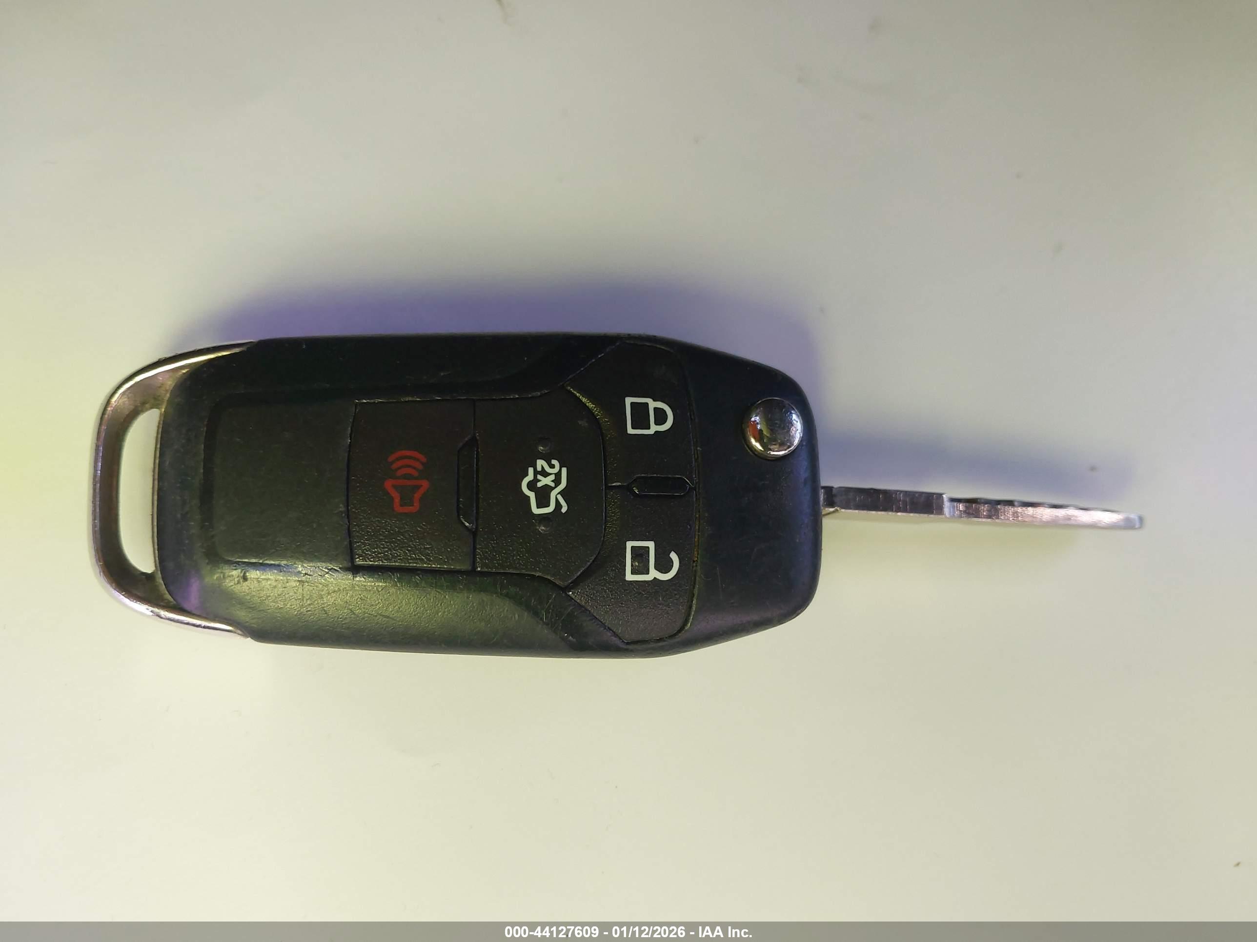 FORD FUSION image 11