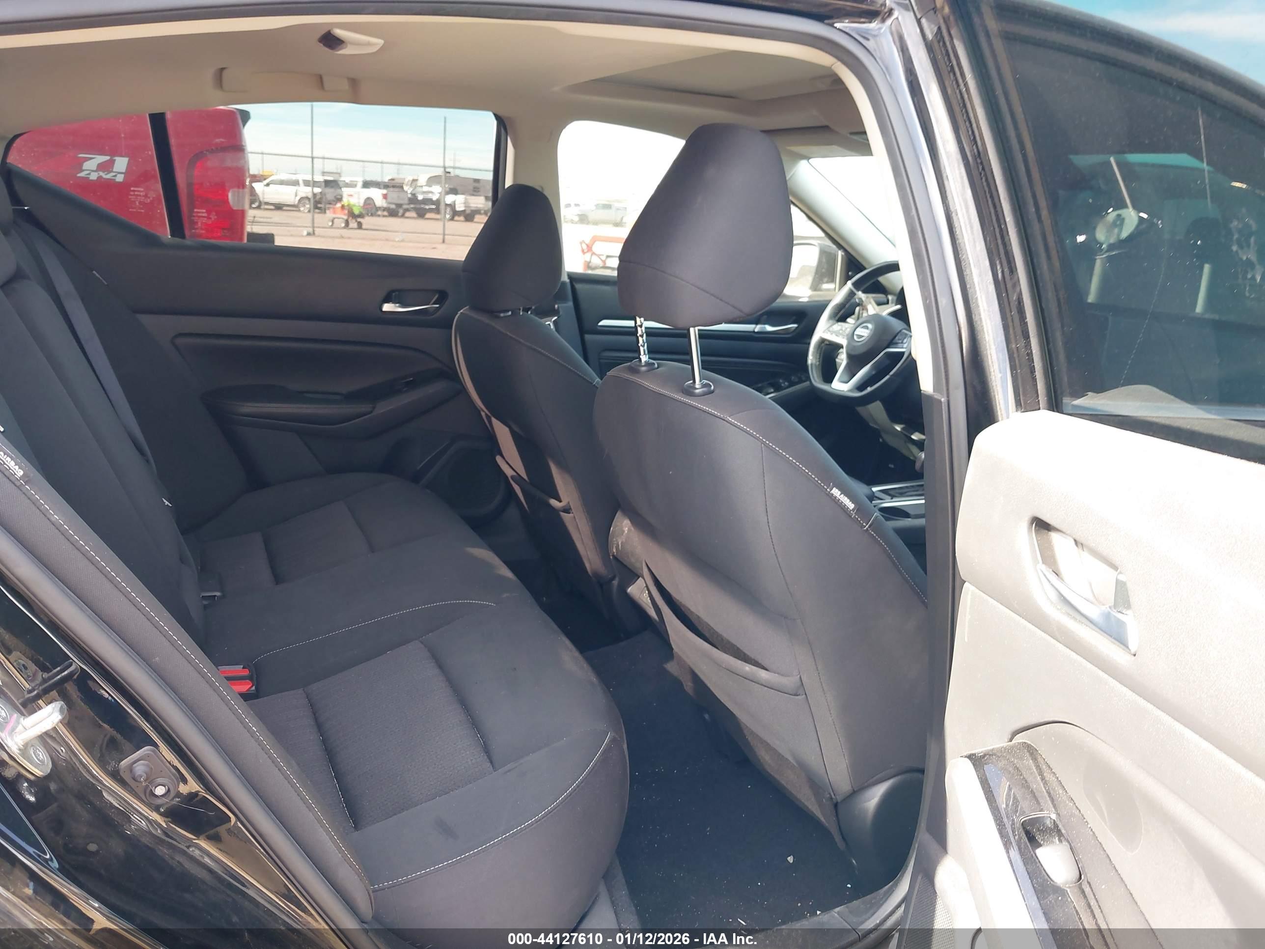 NISSAN ALTIMA image 8