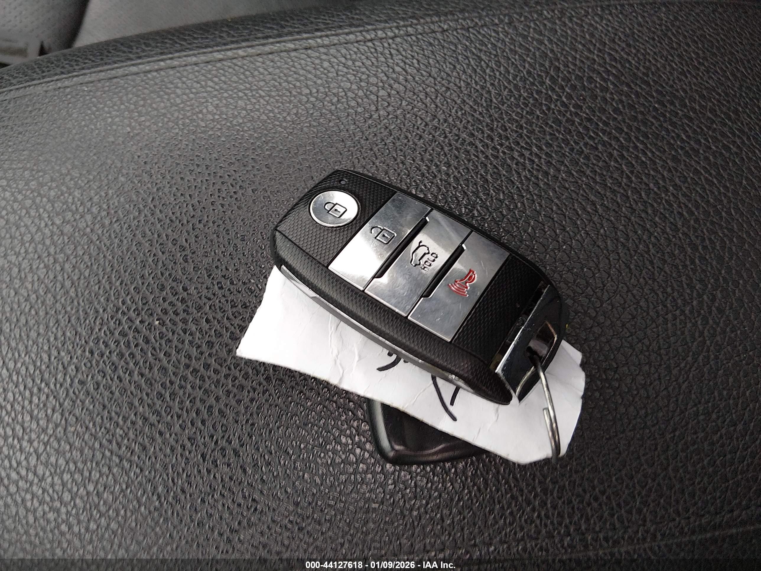 KIA SORENTO image 11