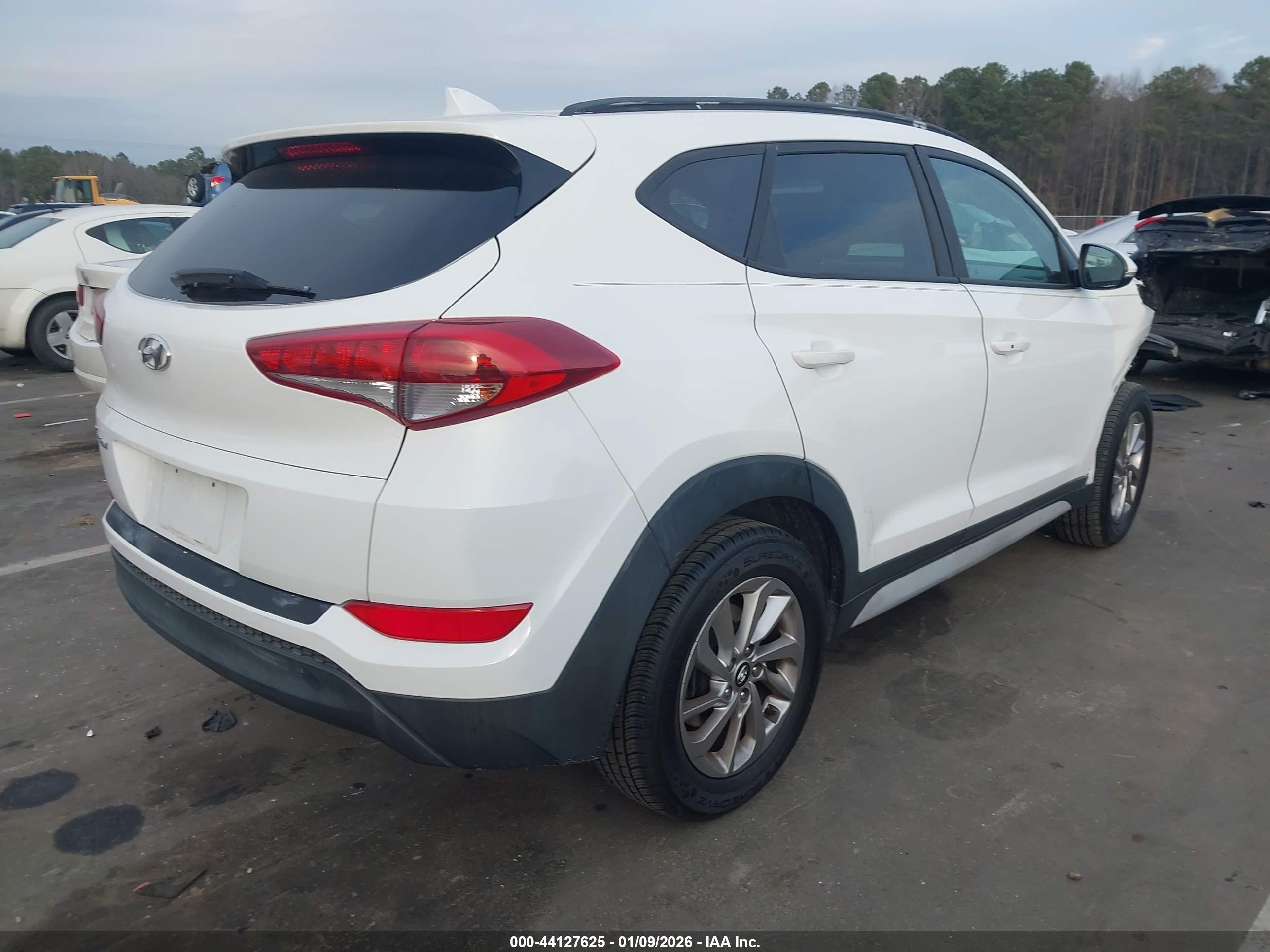 HYUNDAI TUCSON image 4