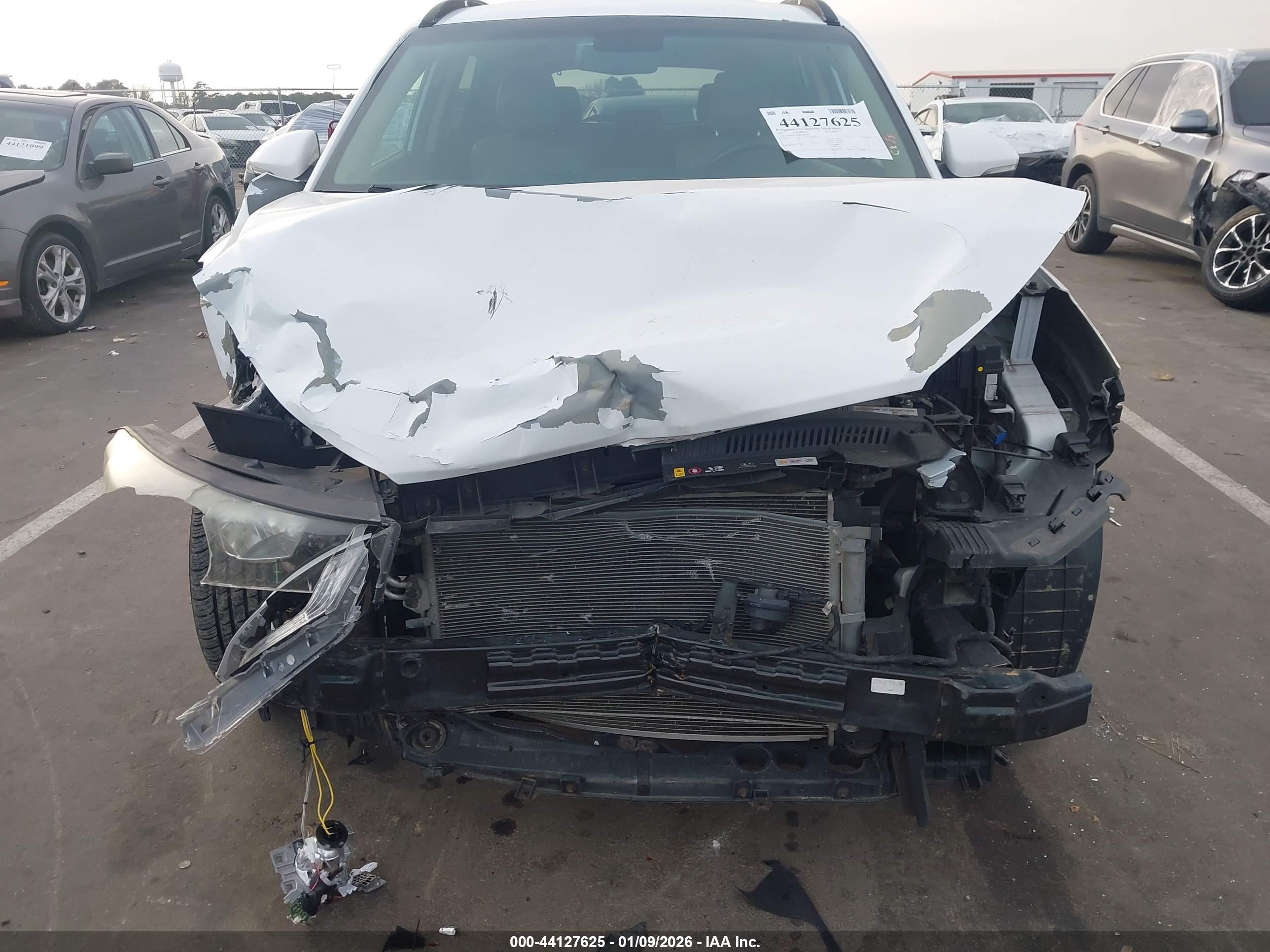 HYUNDAI TUCSON image 6
