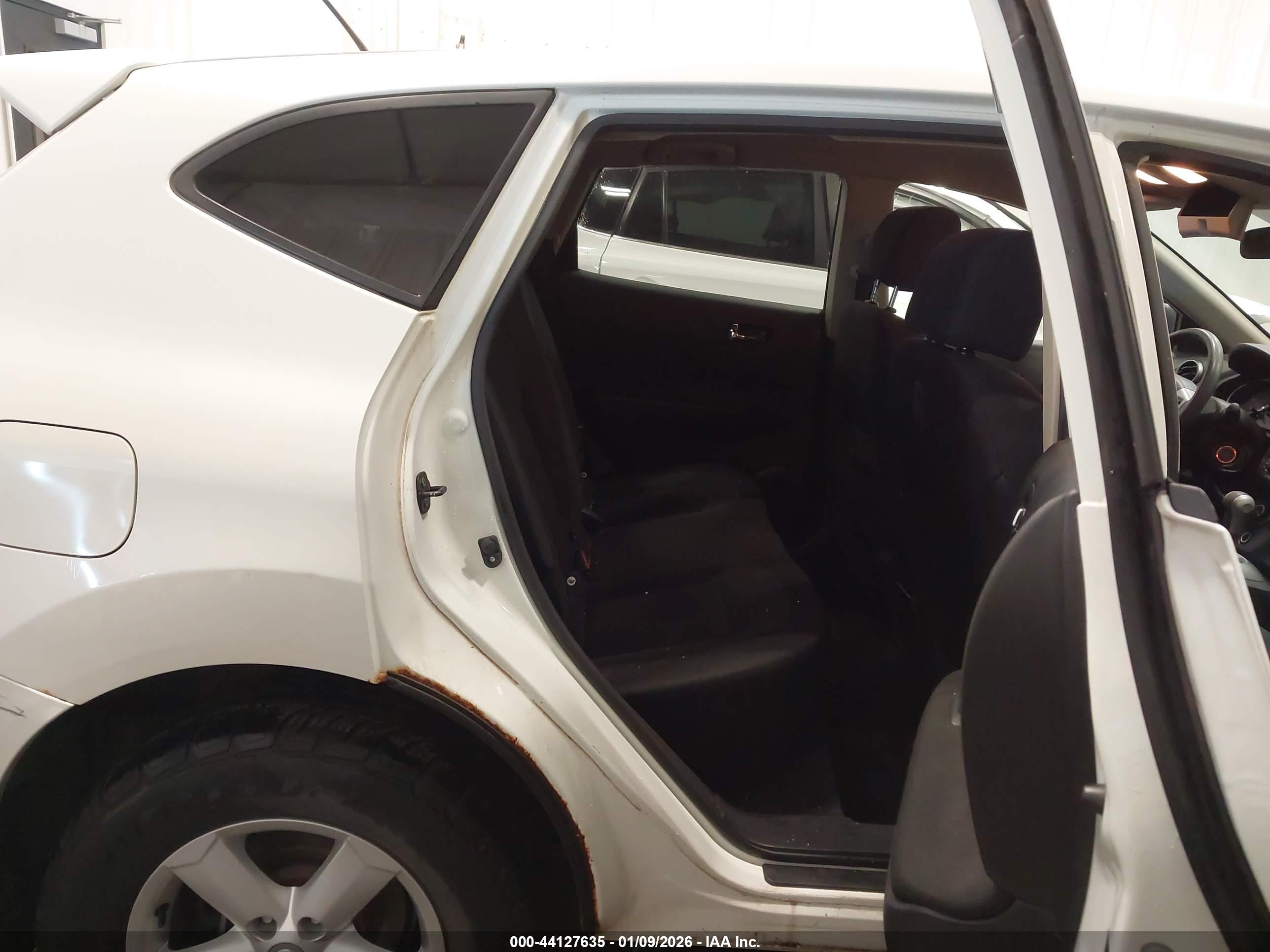 NISSAN ROGUE image 8