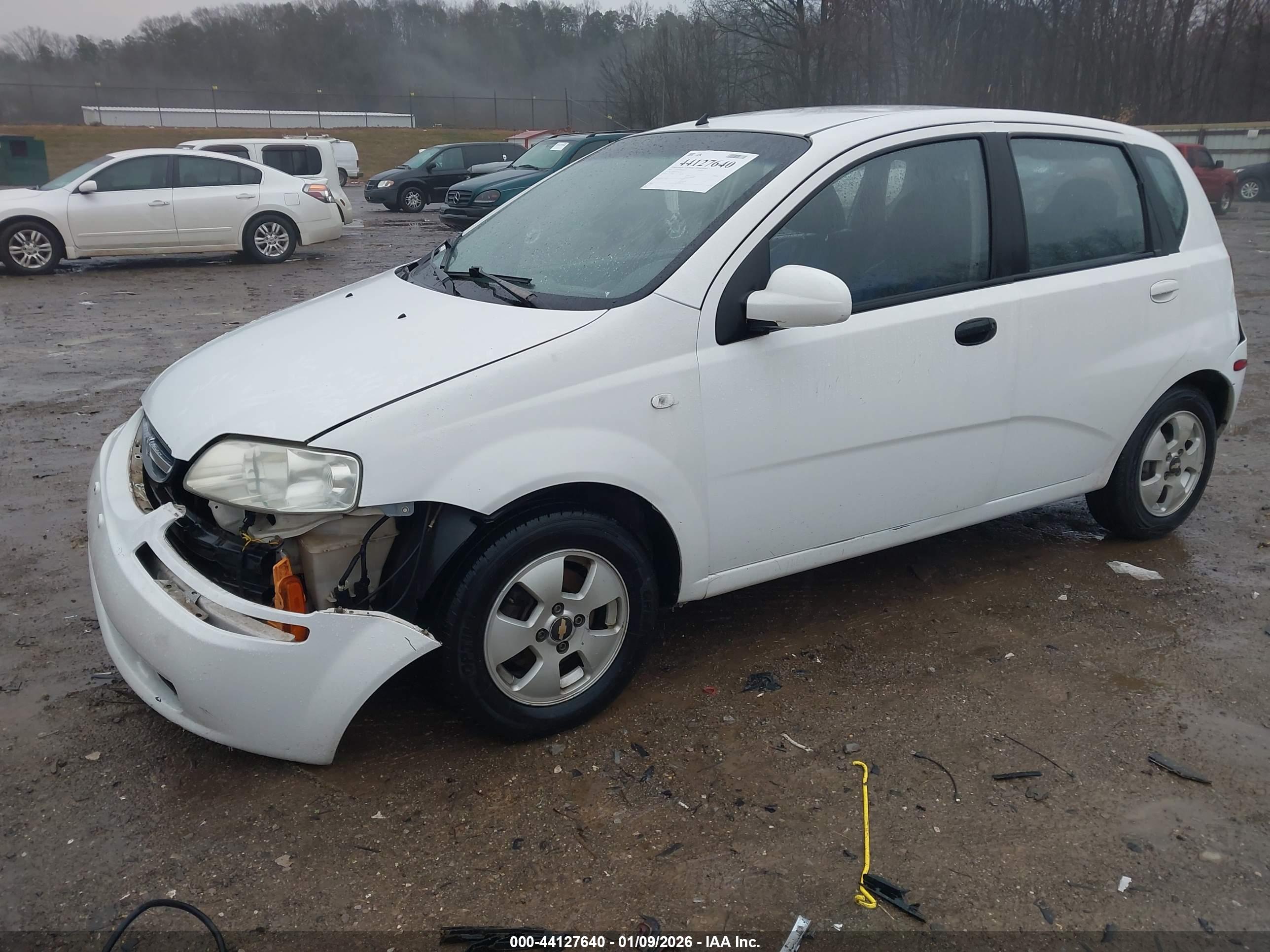 CHEVROLET AVEO image 2
