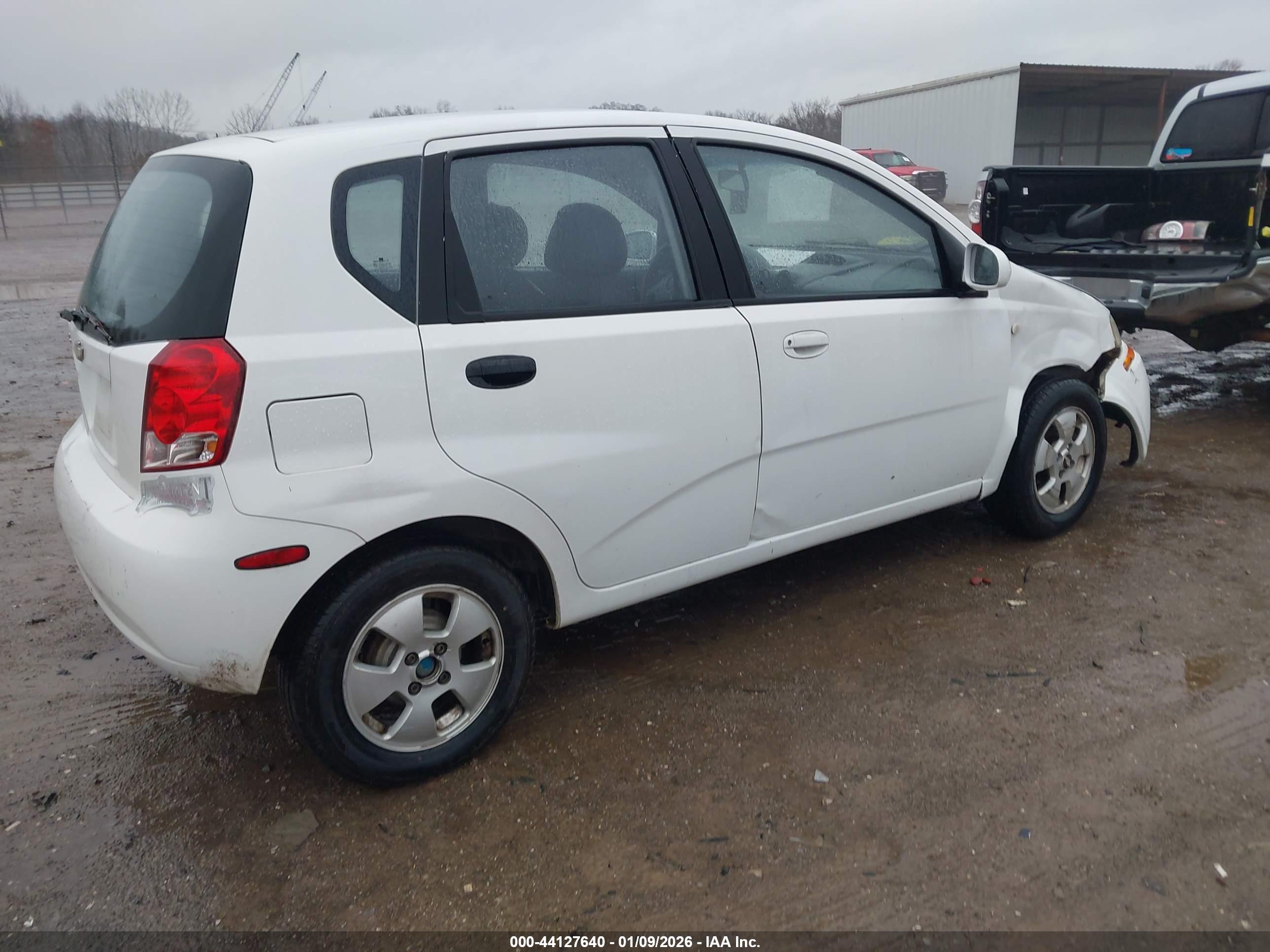 CHEVROLET AVEO image 4