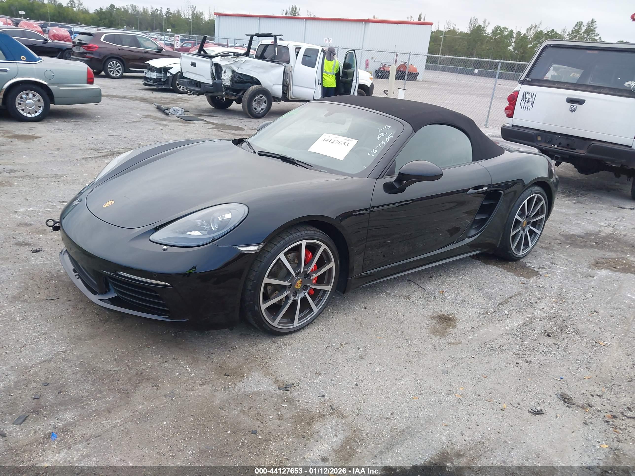 PORSCHE 718 image 2