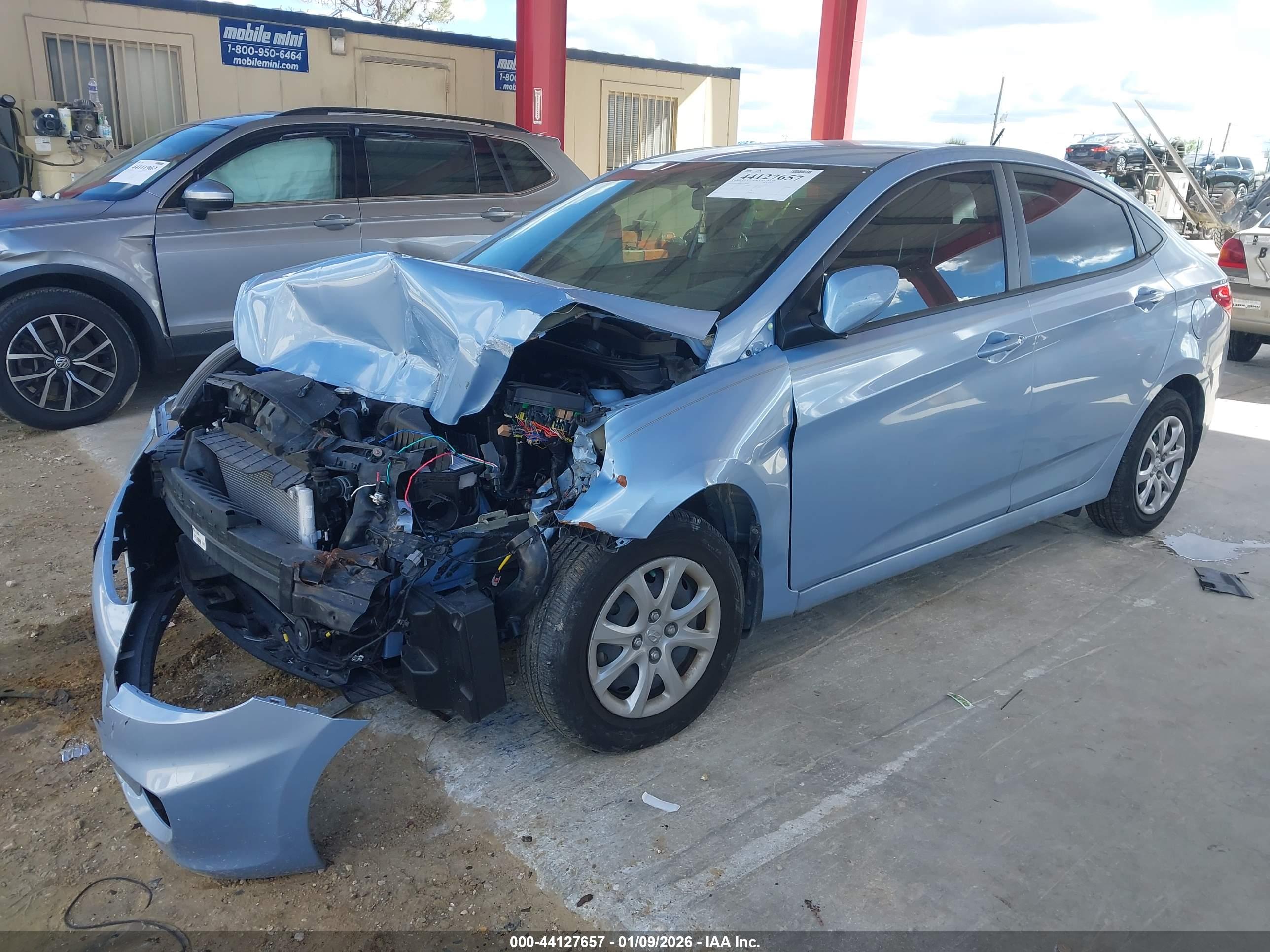 HYUNDAI ACCENT image 2