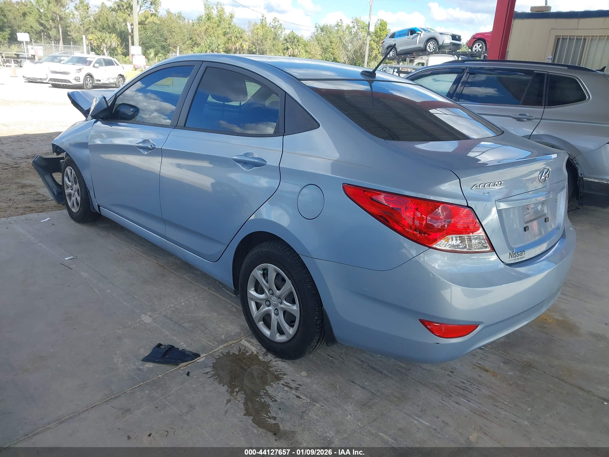 HYUNDAI ACCENT image 3