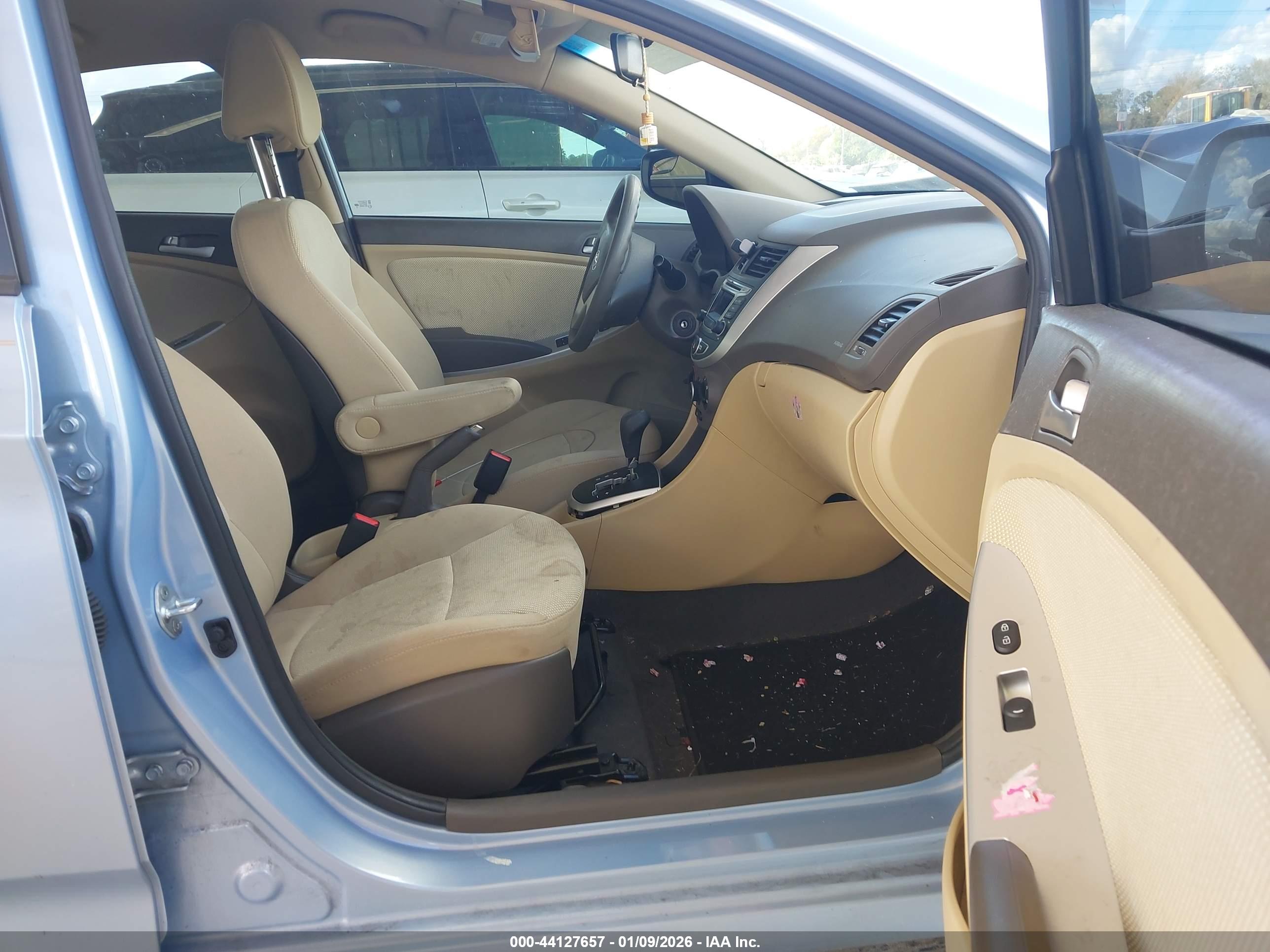 HYUNDAI ACCENT image 5