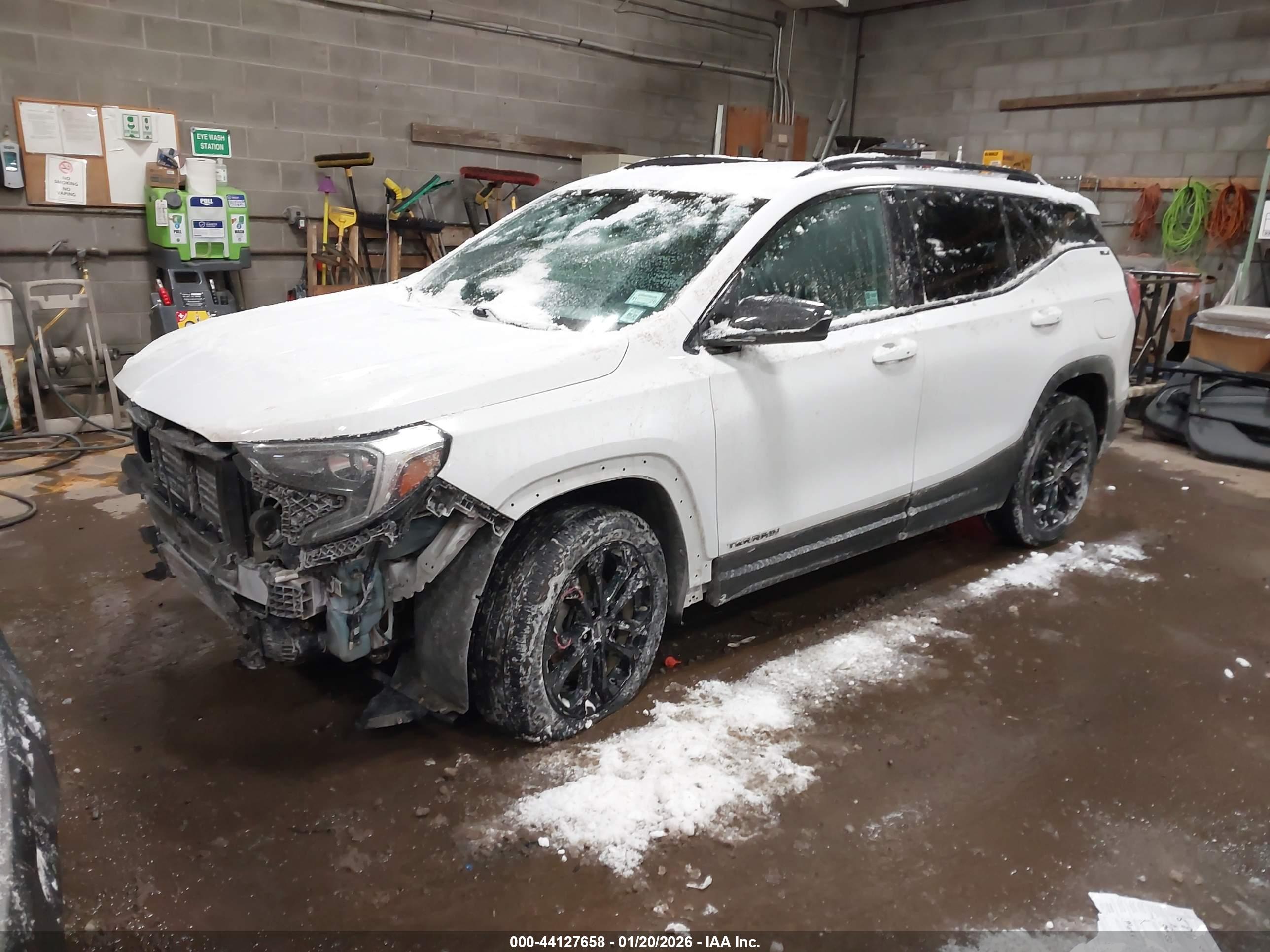 GMC TERRAIN image 2